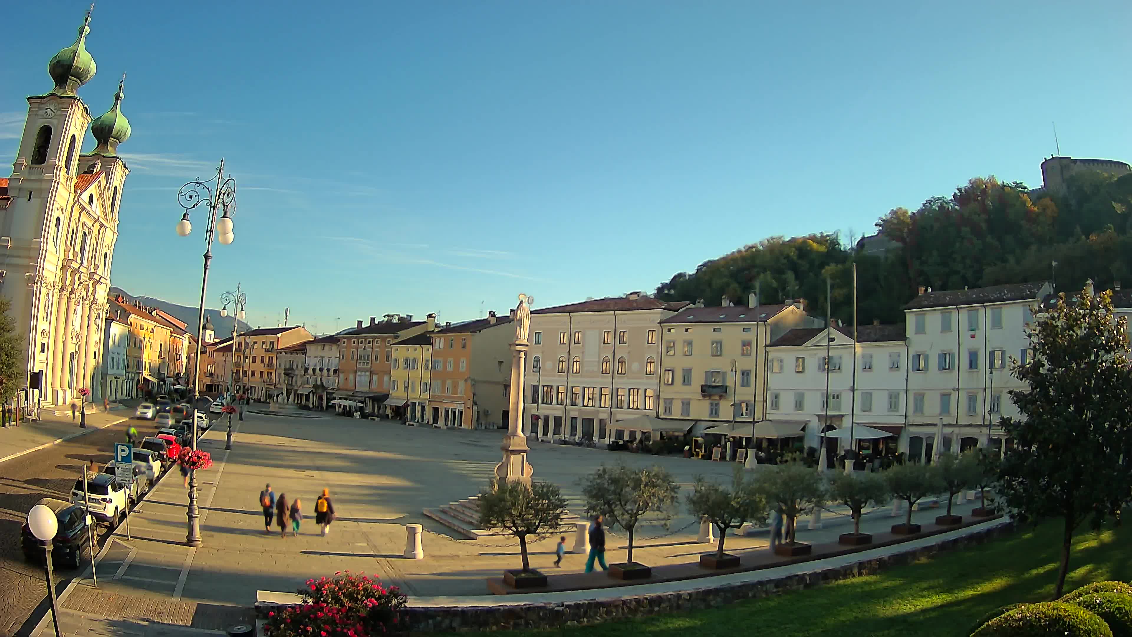Kamera Gorica Travnik in cerkev sv. Ignacija