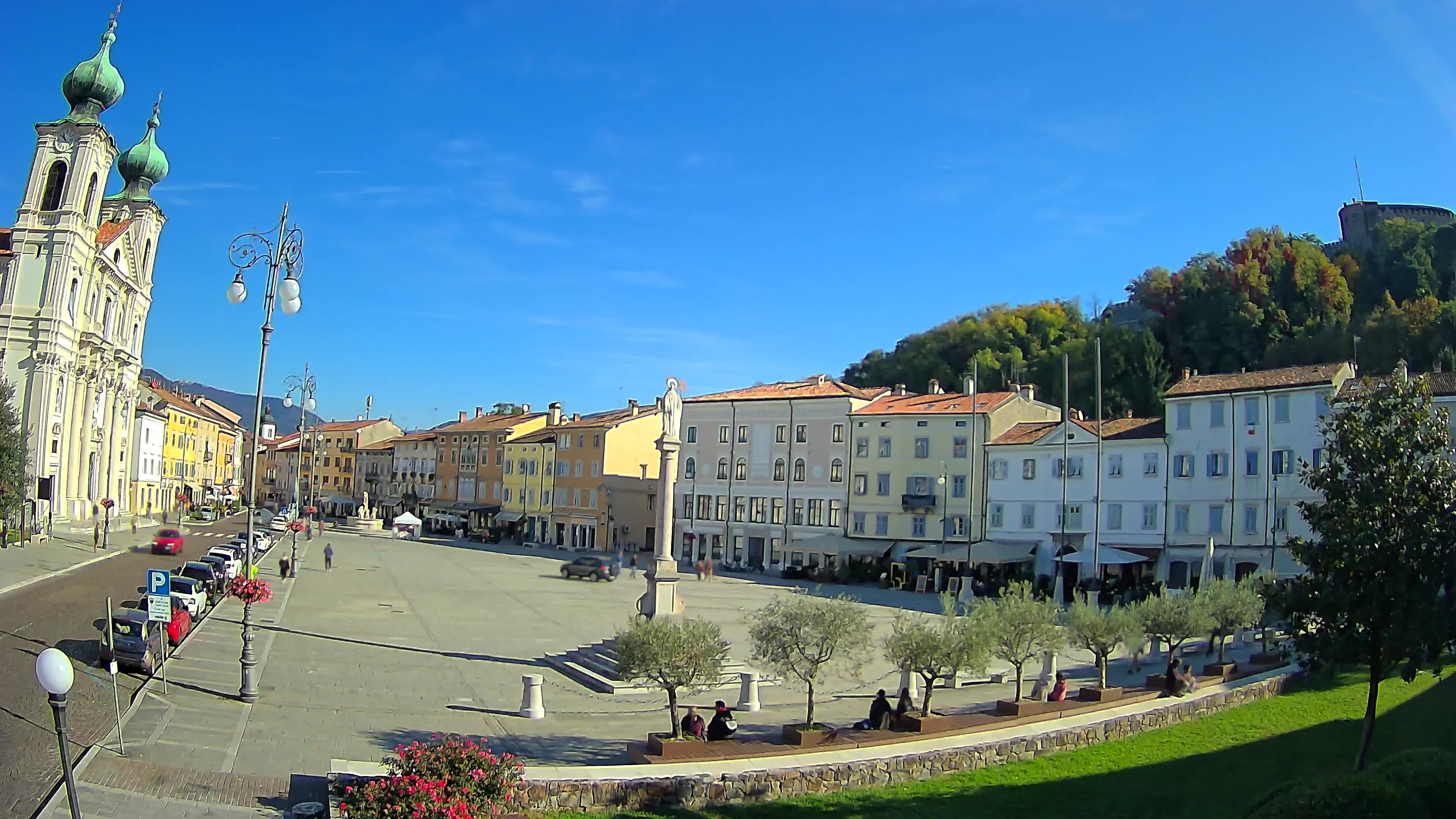 Gorizia Piazza della Vittoria e chiesa di S. Ignazio