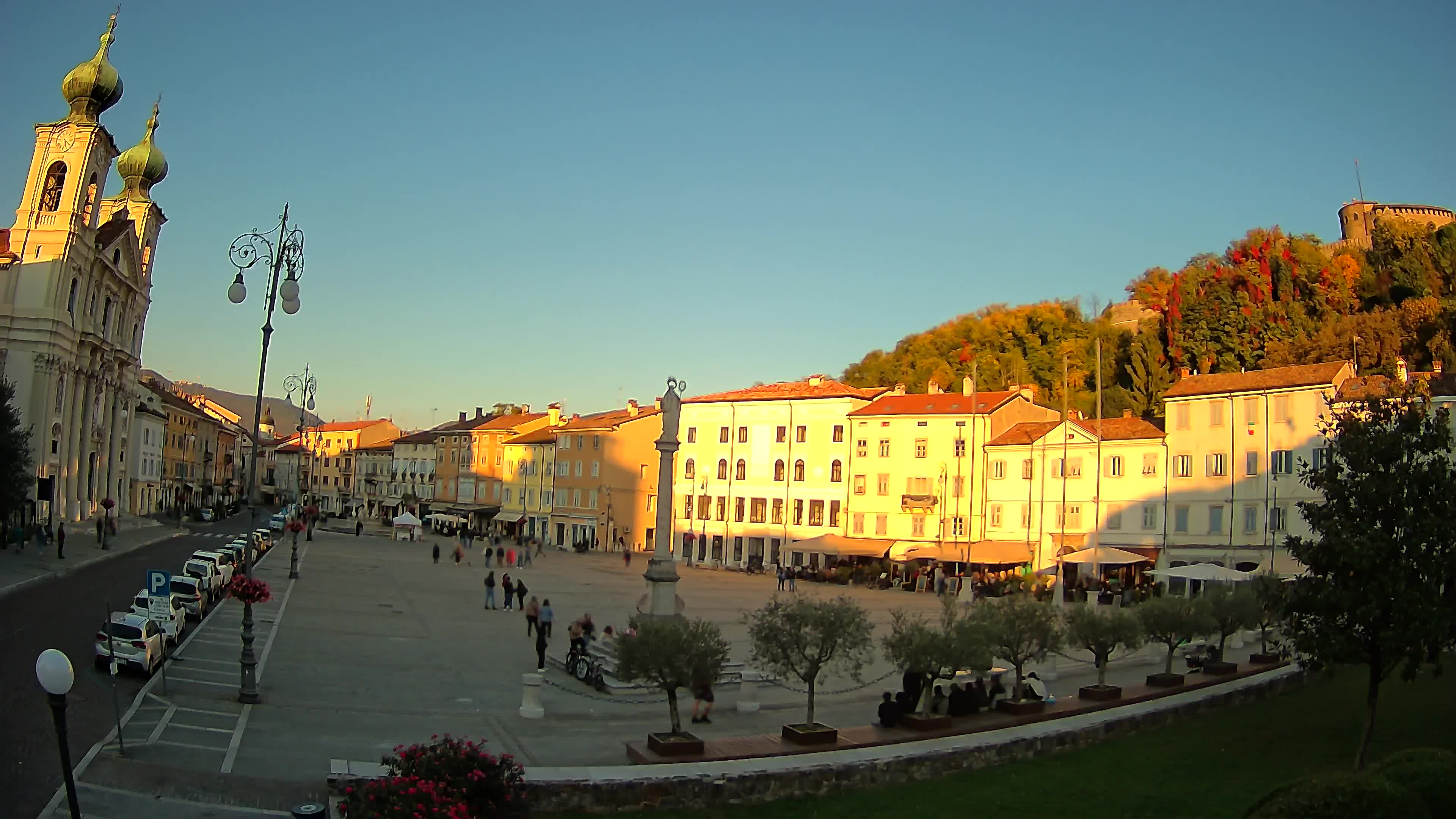 Gorizia Piazza della Vittoria e chiesa di S. Ignazio