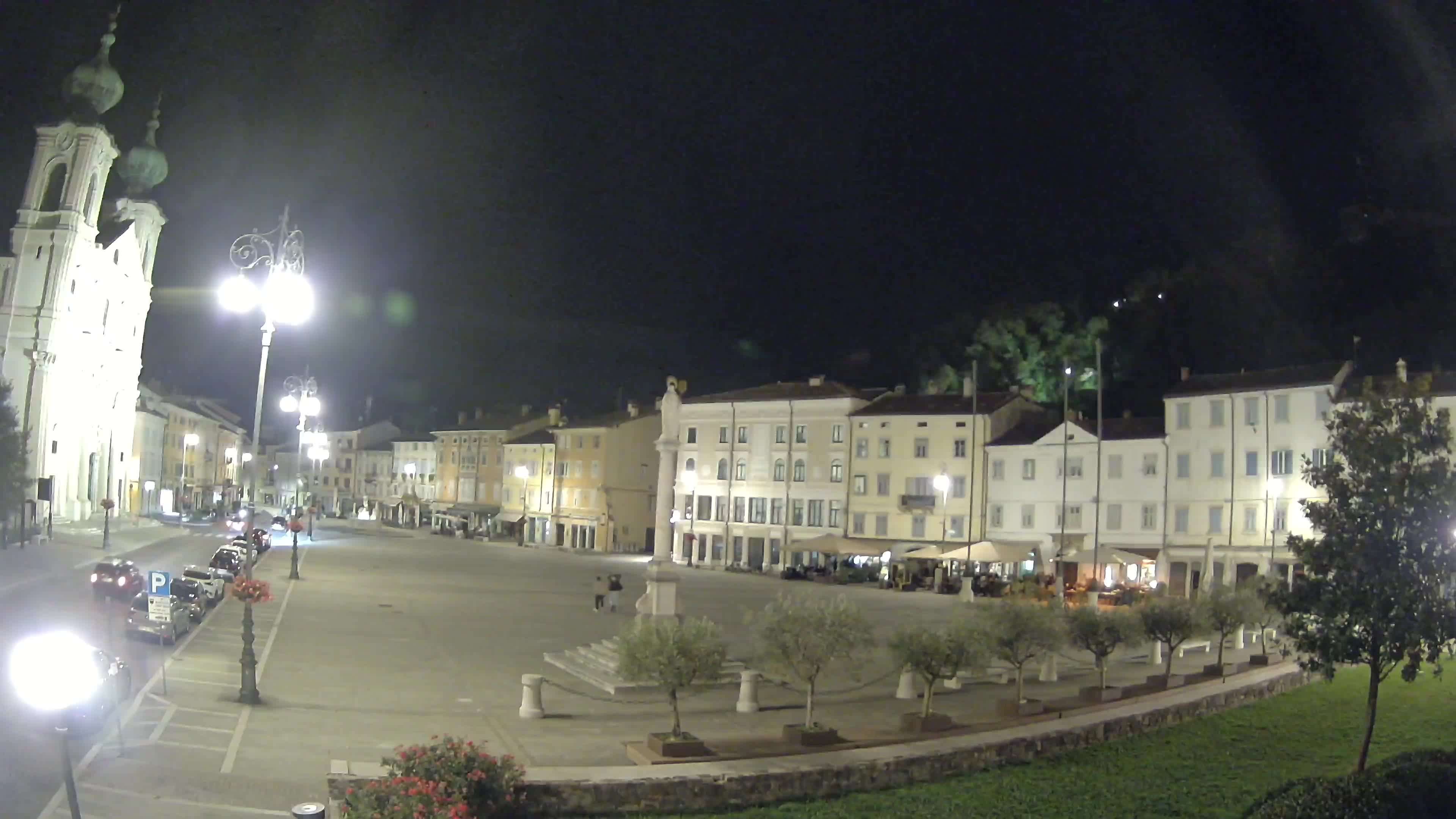 Gorizia Piazza della Vittoria e chiesa di S. Ignazio