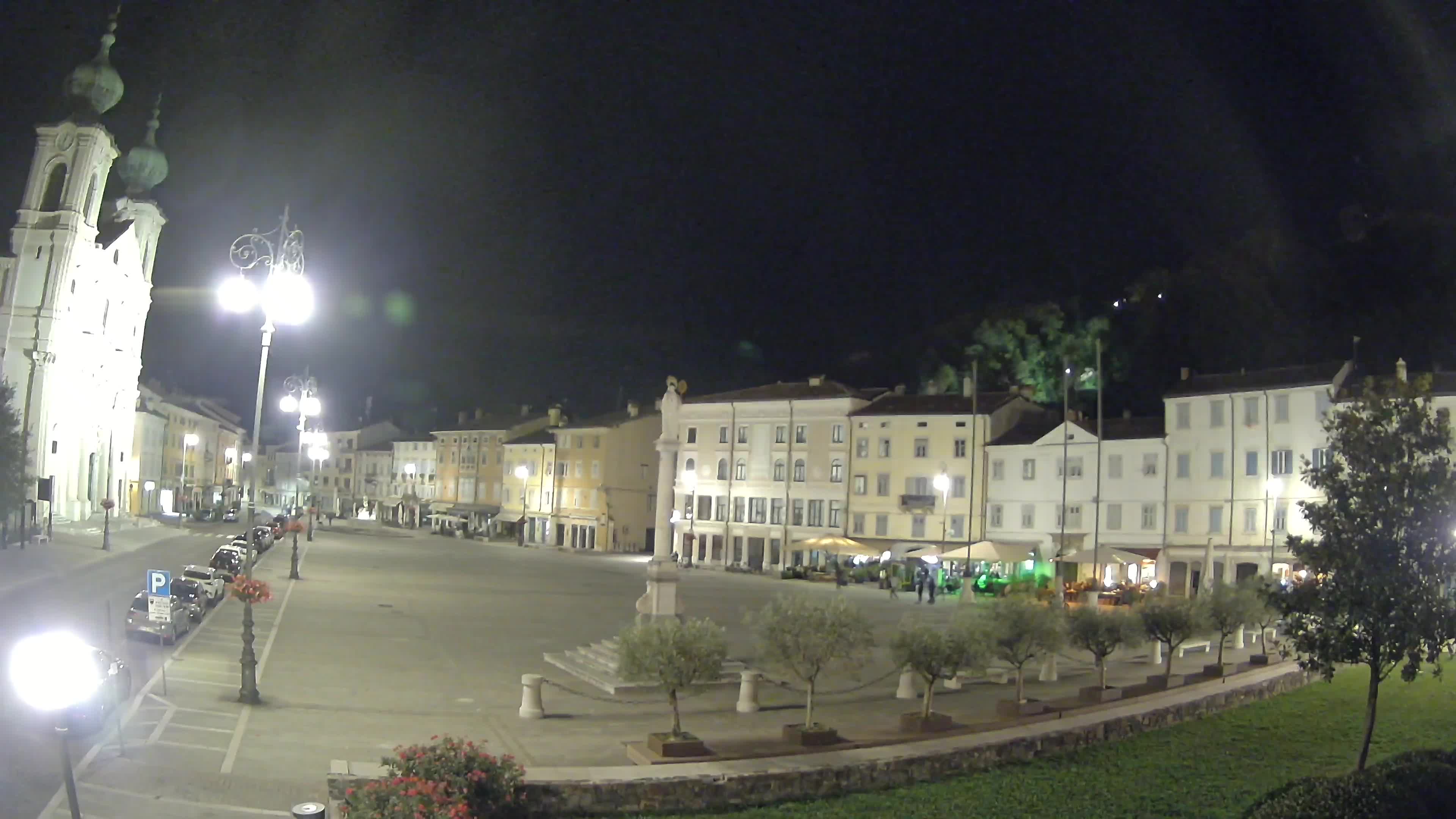 Gorizia Piazza della Vittoria e chiesa di S. Ignazio
