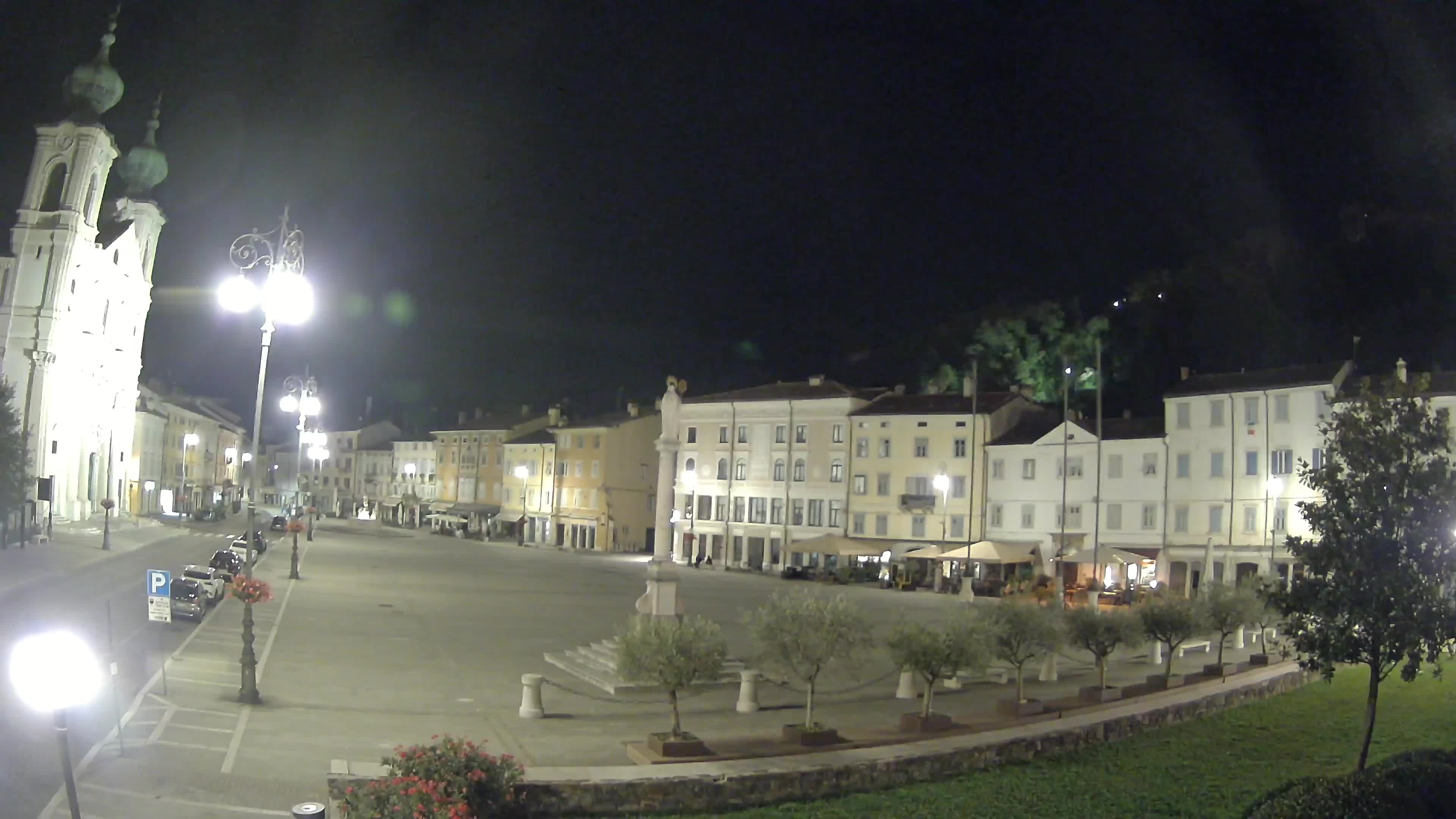 Gorizia Piazza della Vittoria e chiesa di S. Ignazio