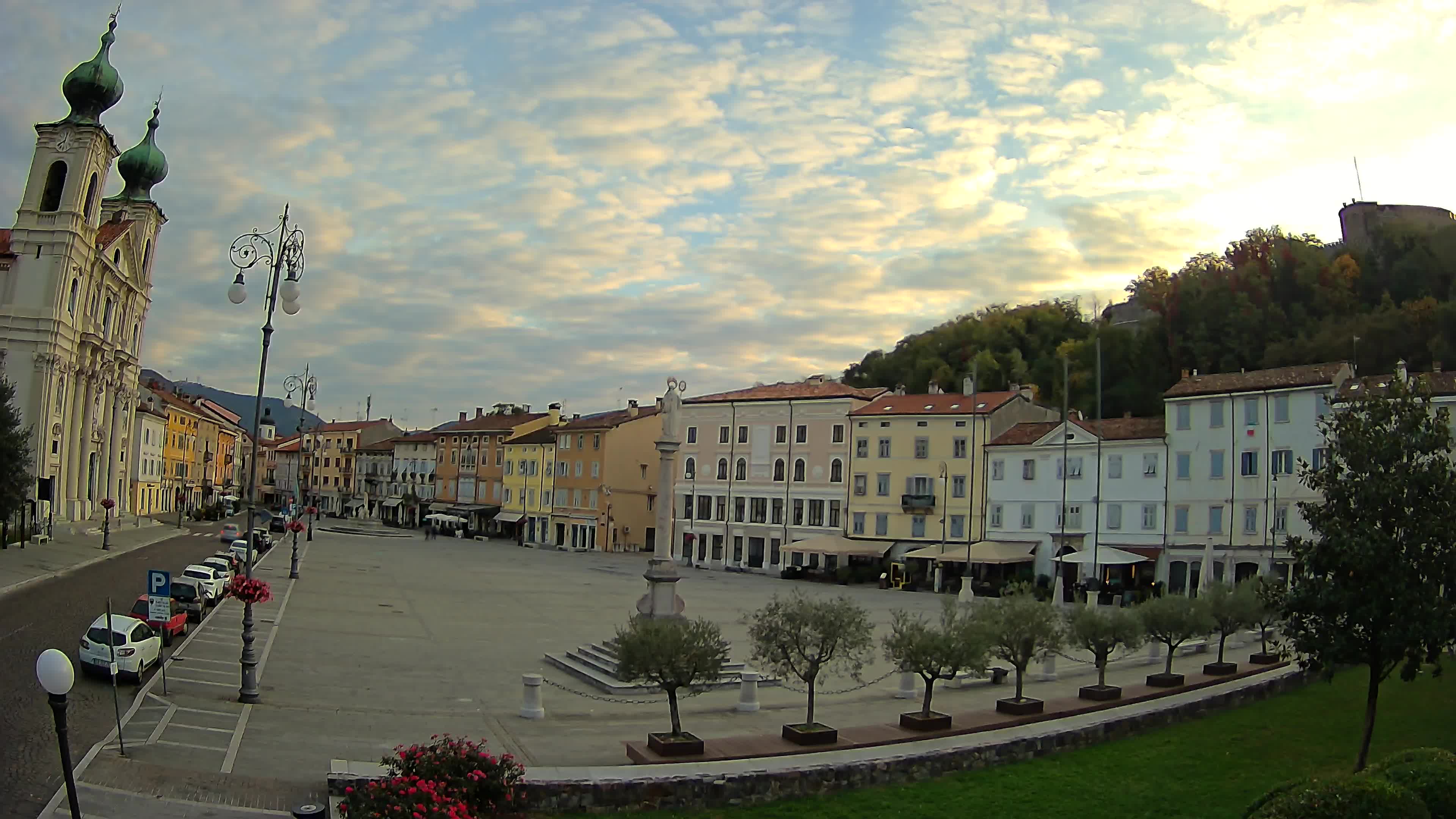 Gorizia Piazza della Vittoria e chiesa di S. Ignazio