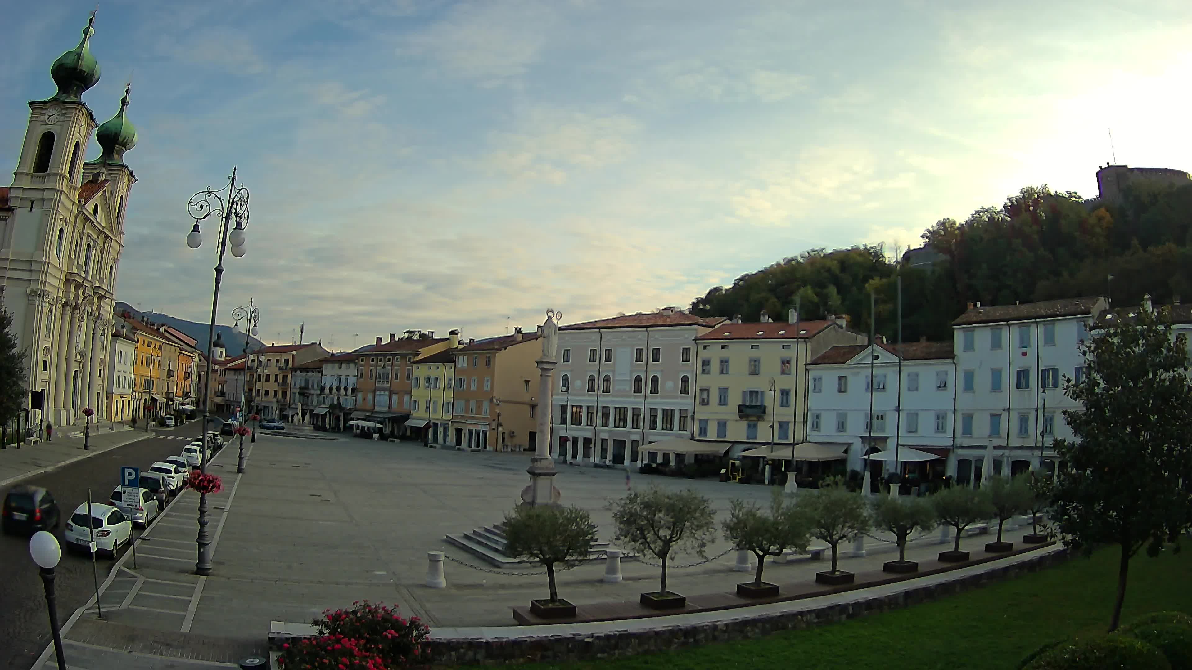Gorizia Piazza della Vittoria e chiesa di S. Ignazio