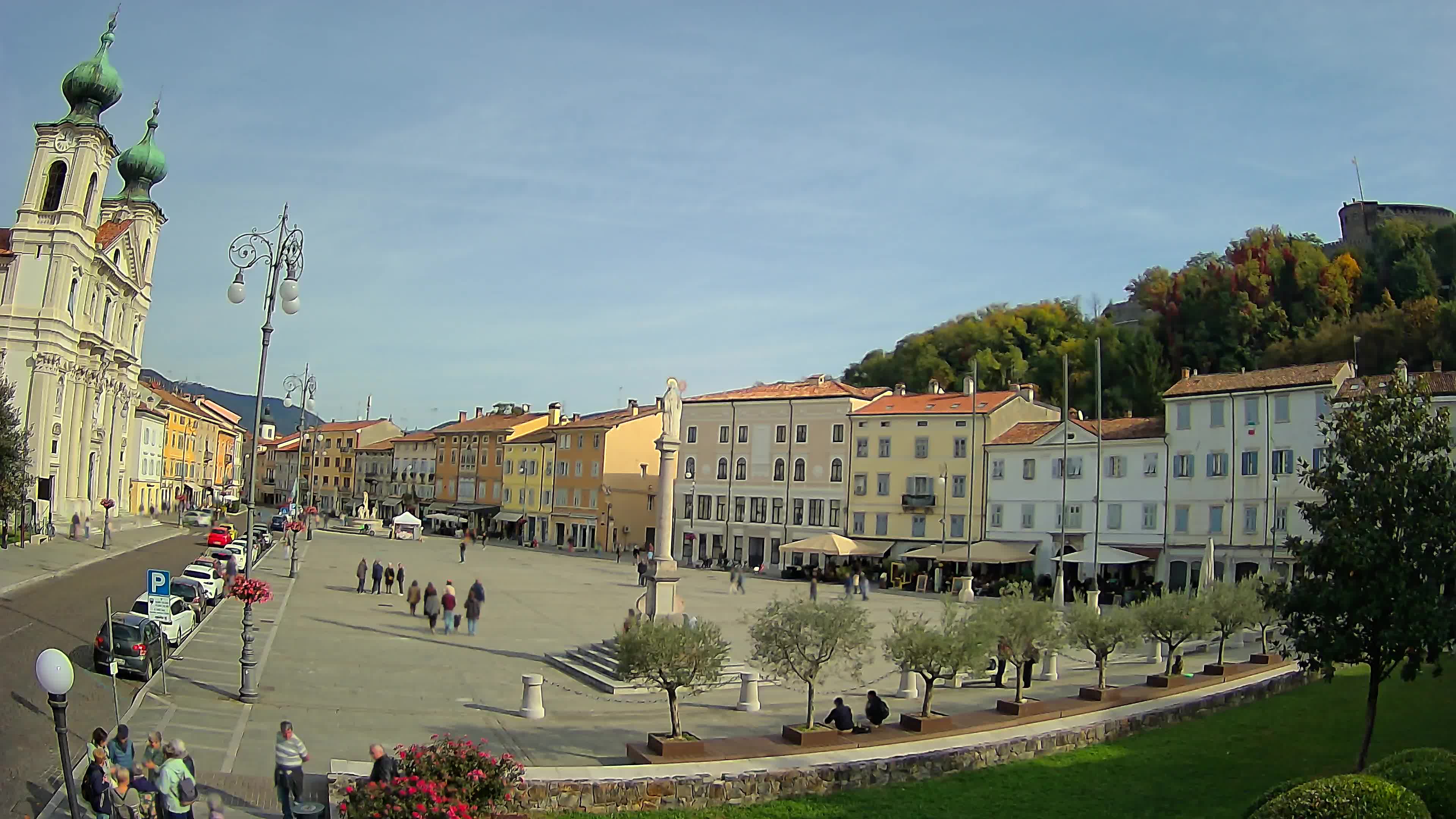 Kamera Gorica Travnik in cerkev sv. Ignacija