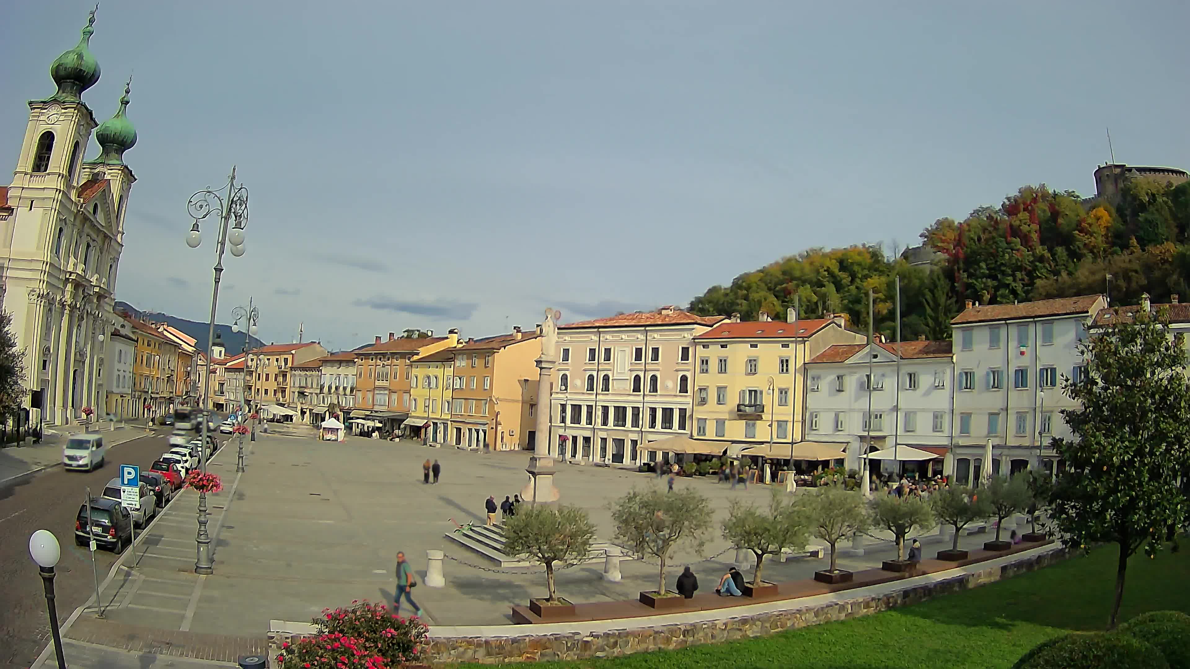 Kamera Gorica Travnik in cerkev sv. Ignacija