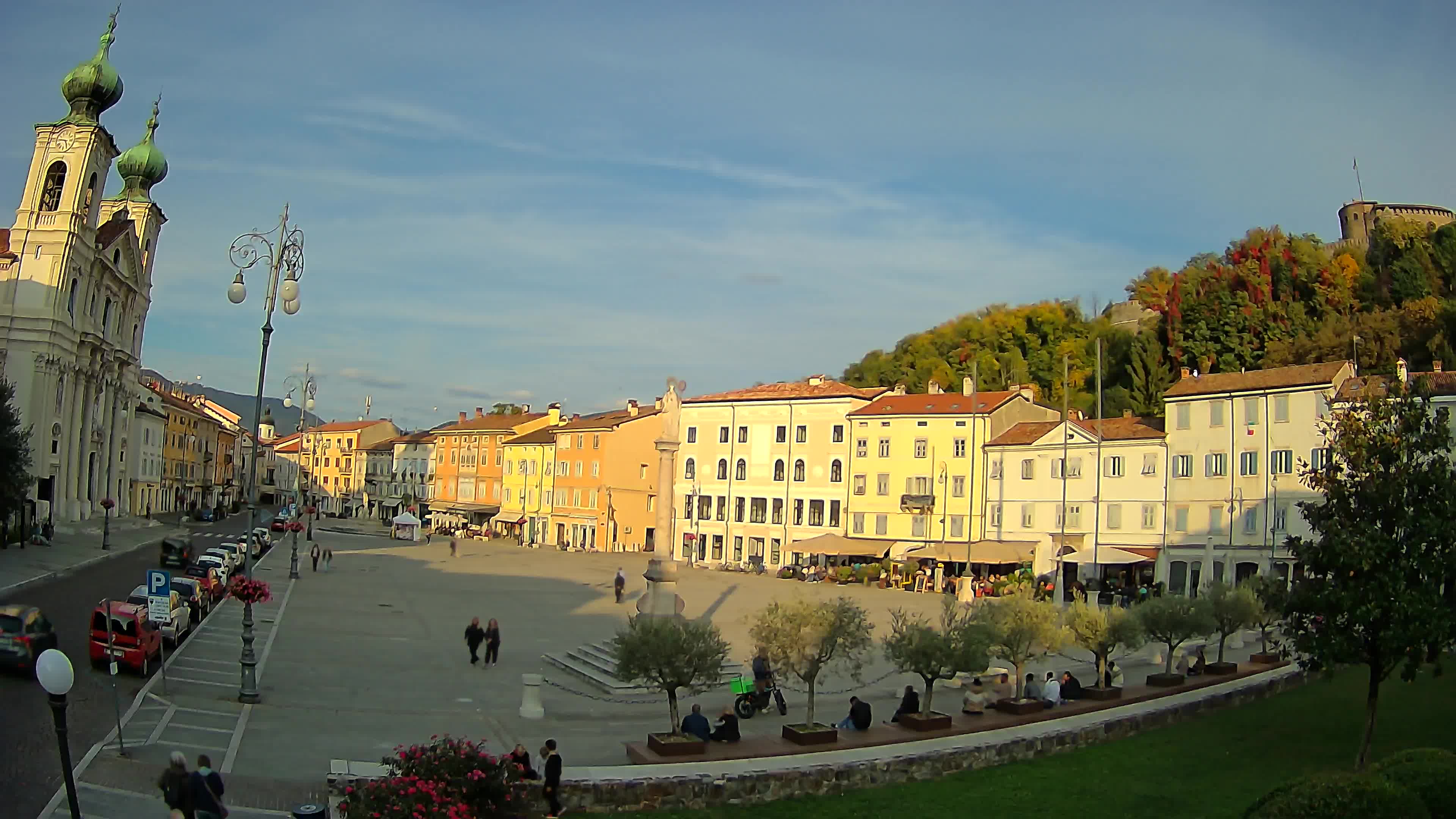 Kamera Gorica Travnik in cerkev sv. Ignacija
