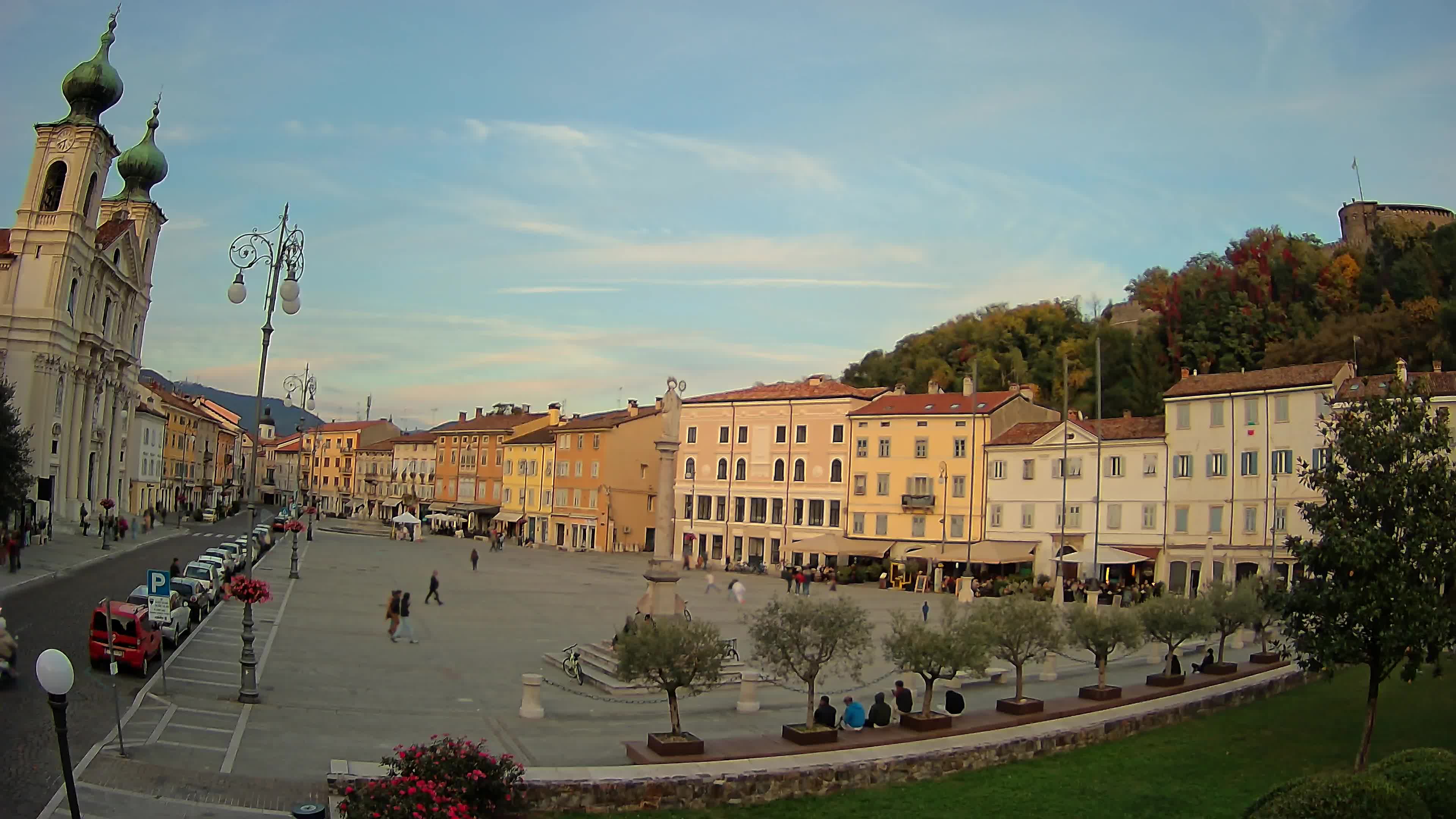 Kamera Gorica Travnik in cerkev sv. Ignacija