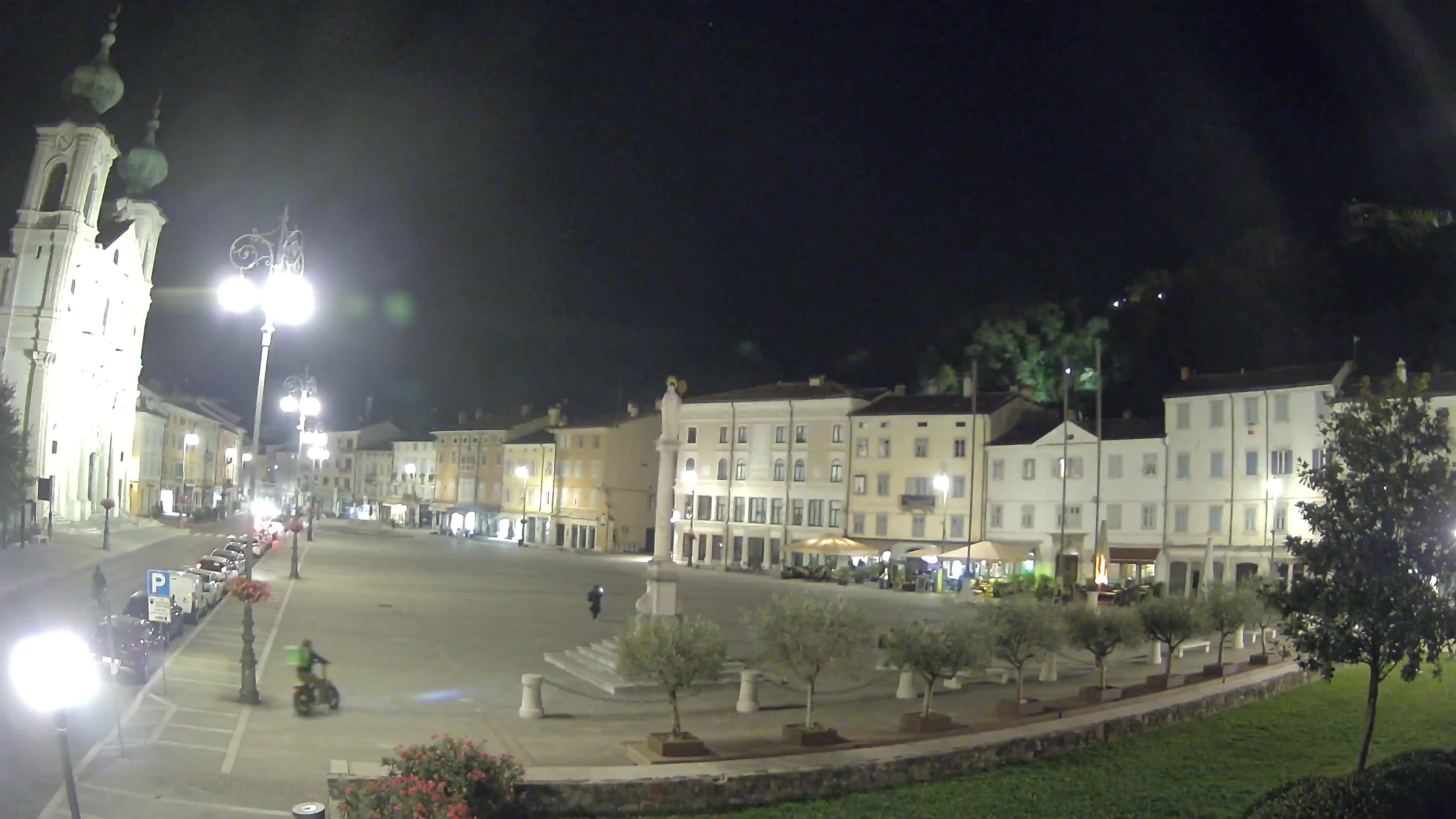Gorizia Piazza della Vittoria e chiesa di S. Ignazio