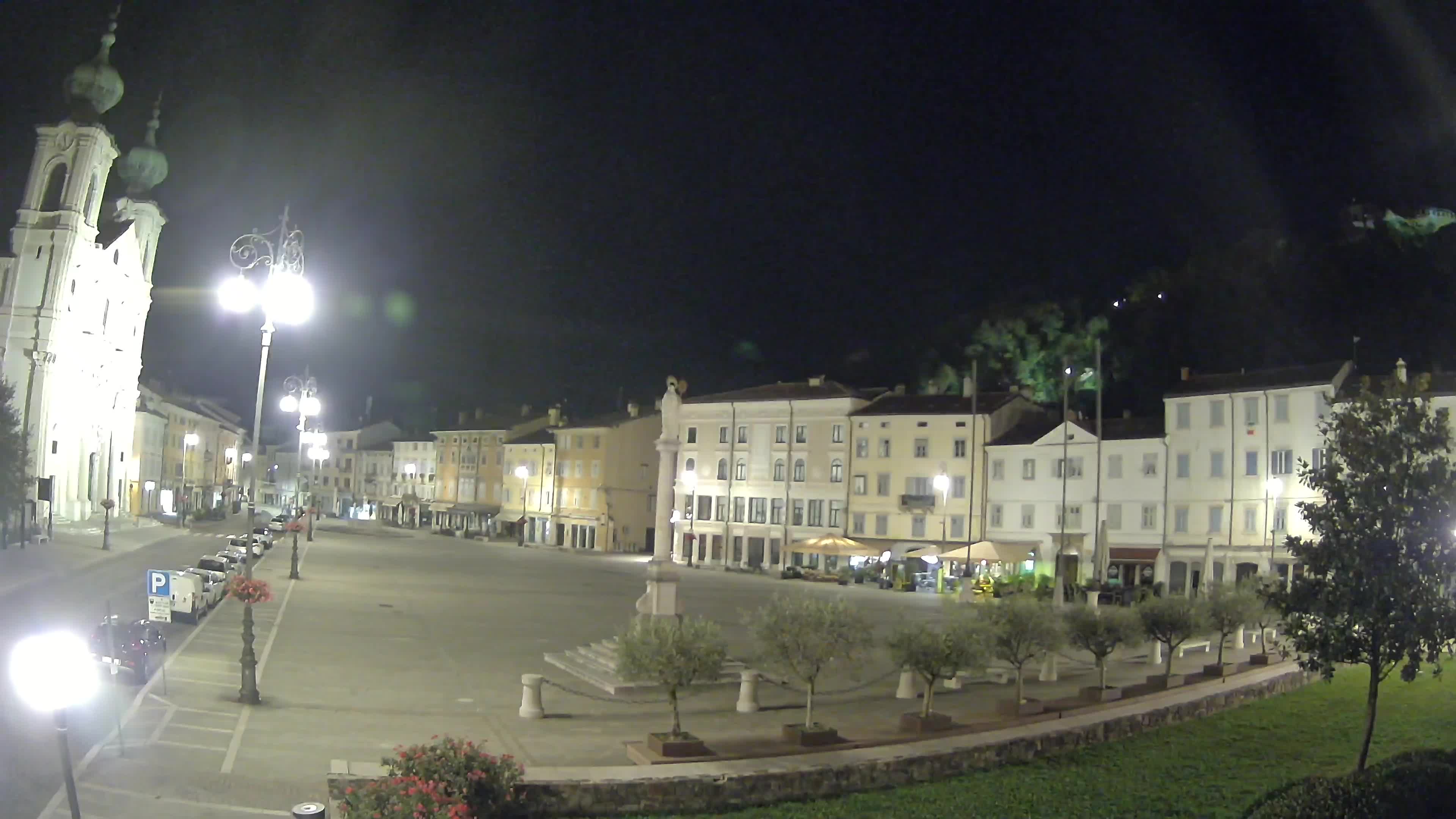 Gorizia Piazza della Vittoria e chiesa di S. Ignazio