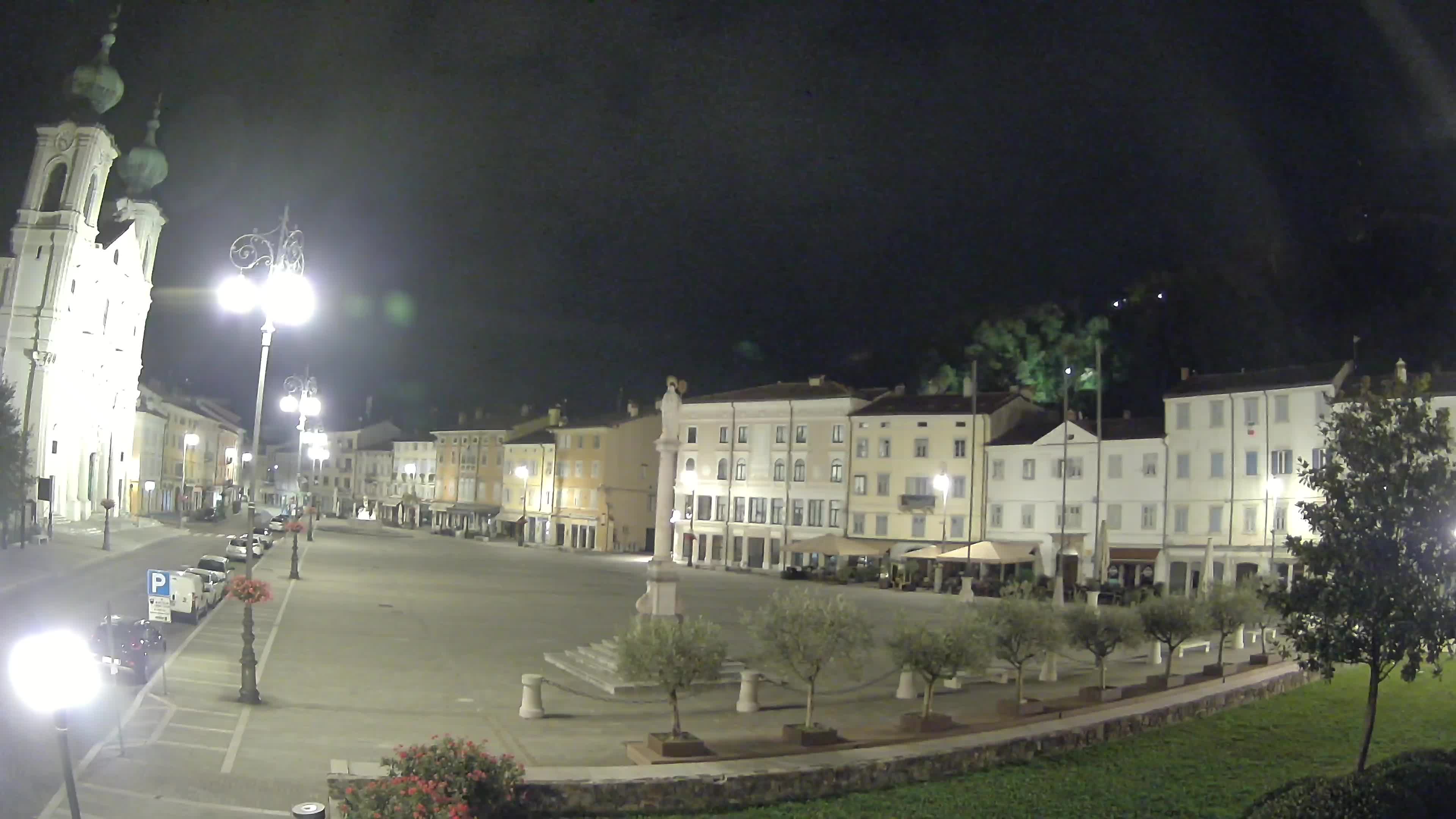 Gorizia Piazza della Vittoria e chiesa di S. Ignazio