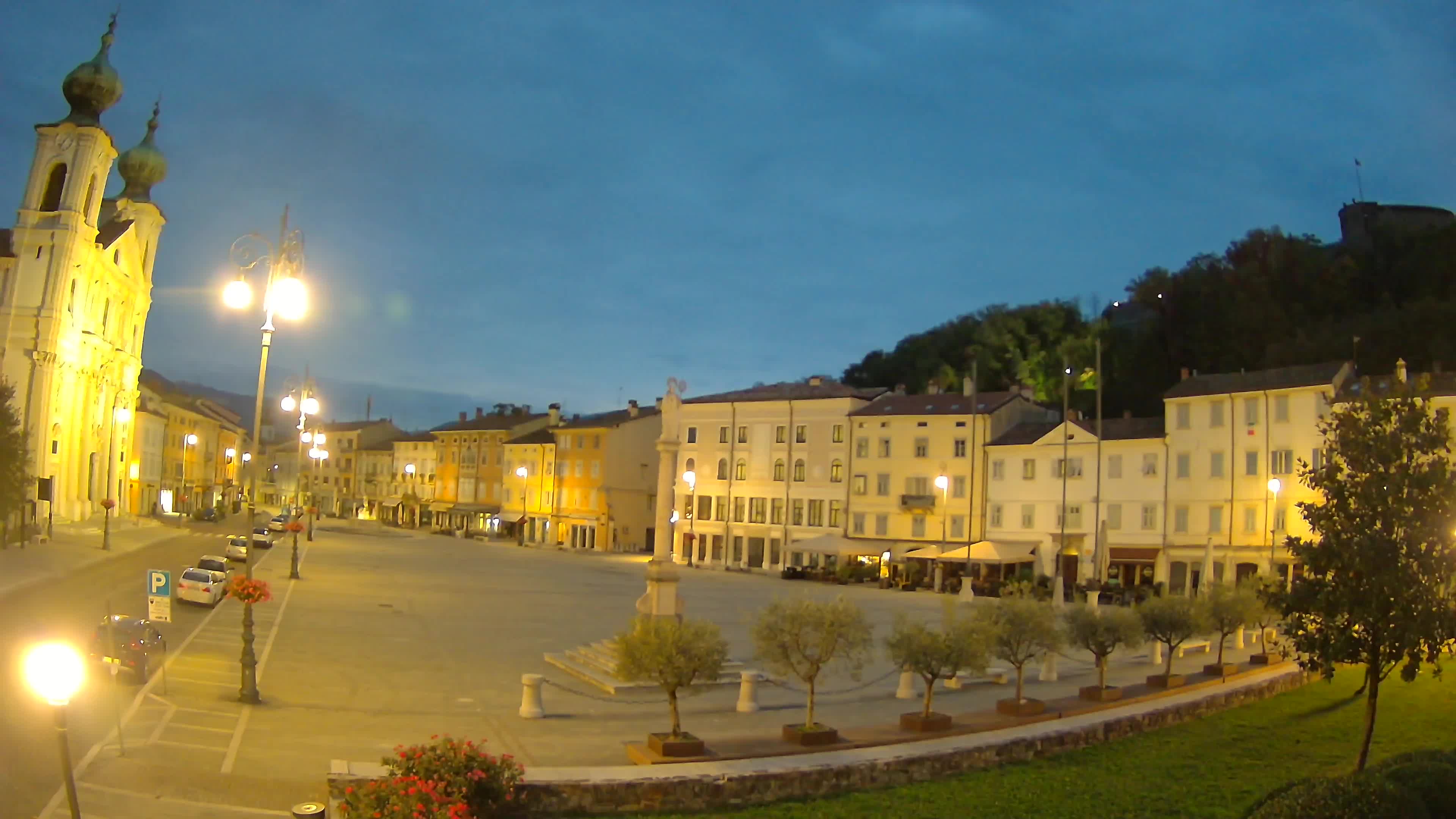 Gorizia Piazza della Vittoria e chiesa di S. Ignazio