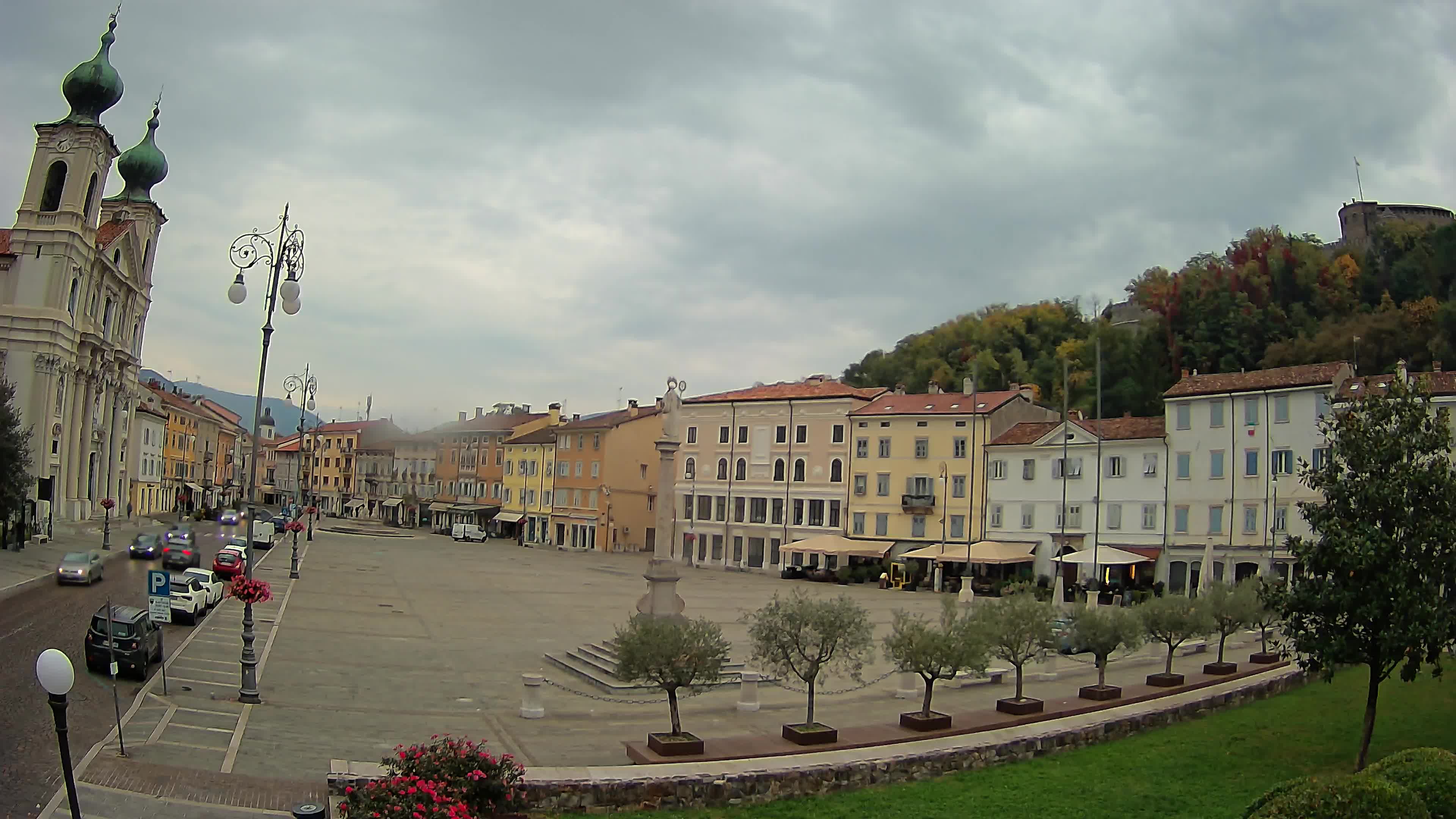 Gorizia – Plaza Vittoria – iglesia de San Pedro. Ignacio
