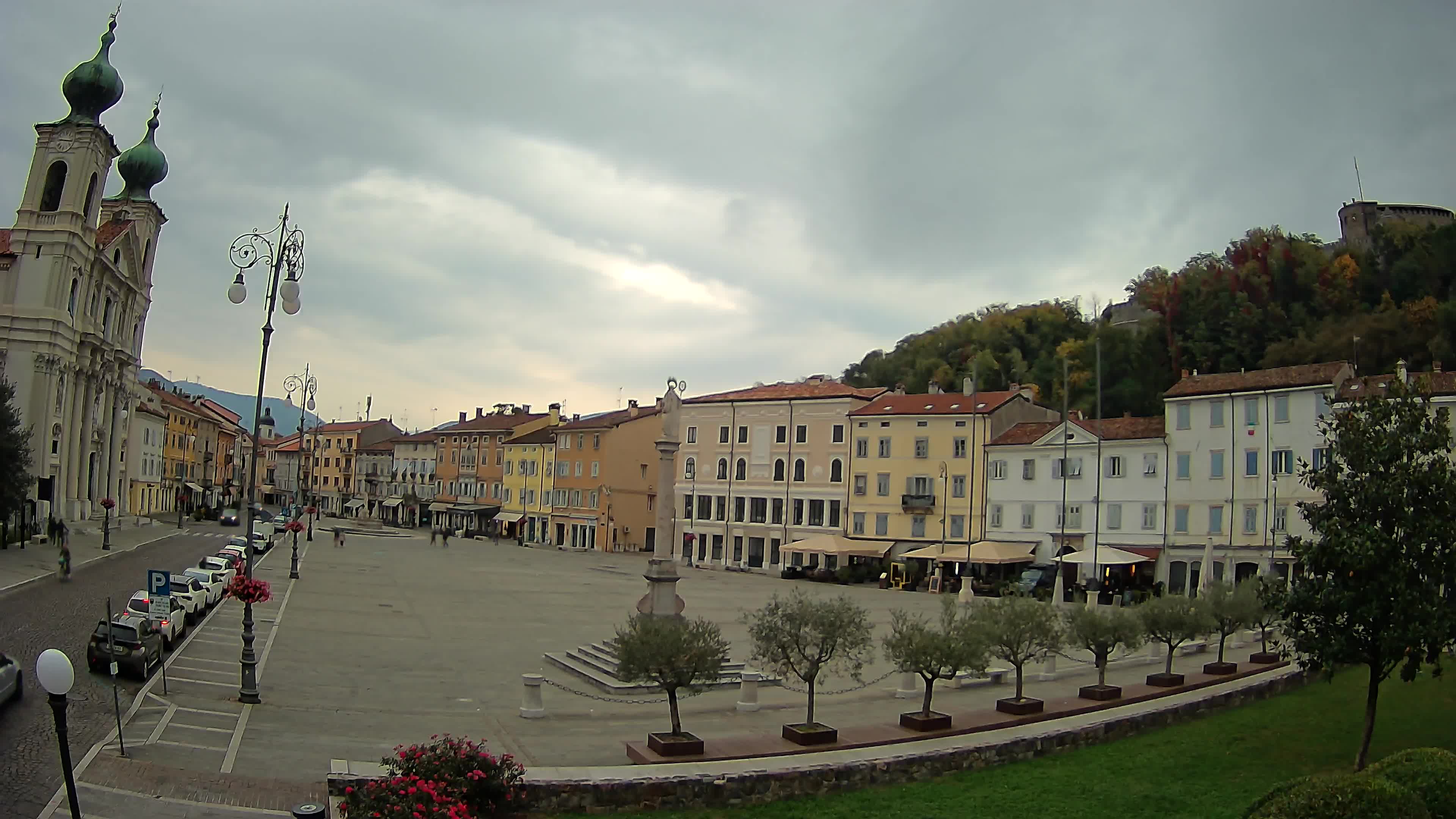 Gorizia Piazza della Vittoria e chiesa di S. Ignazio