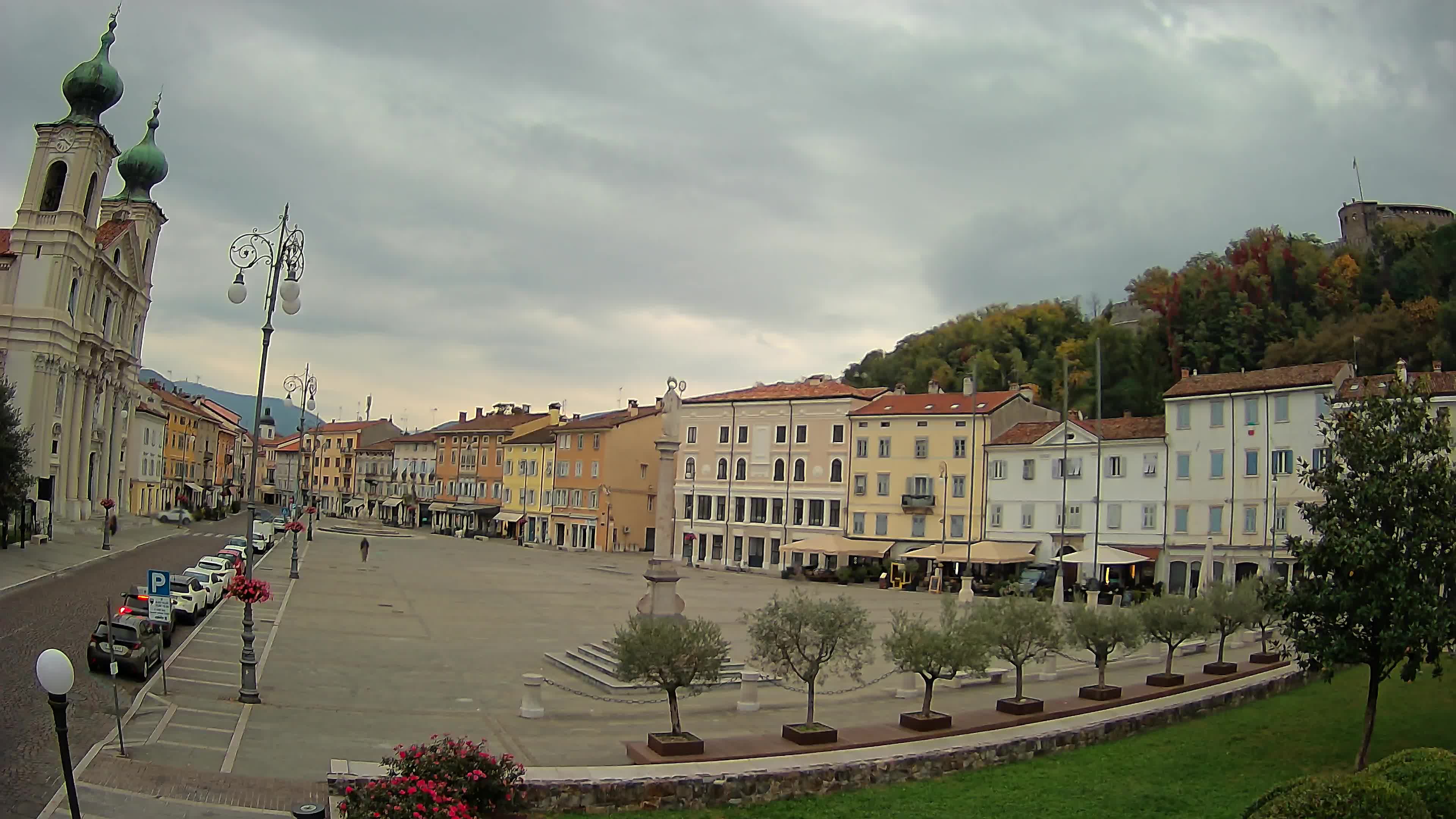 Gorizia – Plaza Vittoria – iglesia de San Pedro. Ignacio