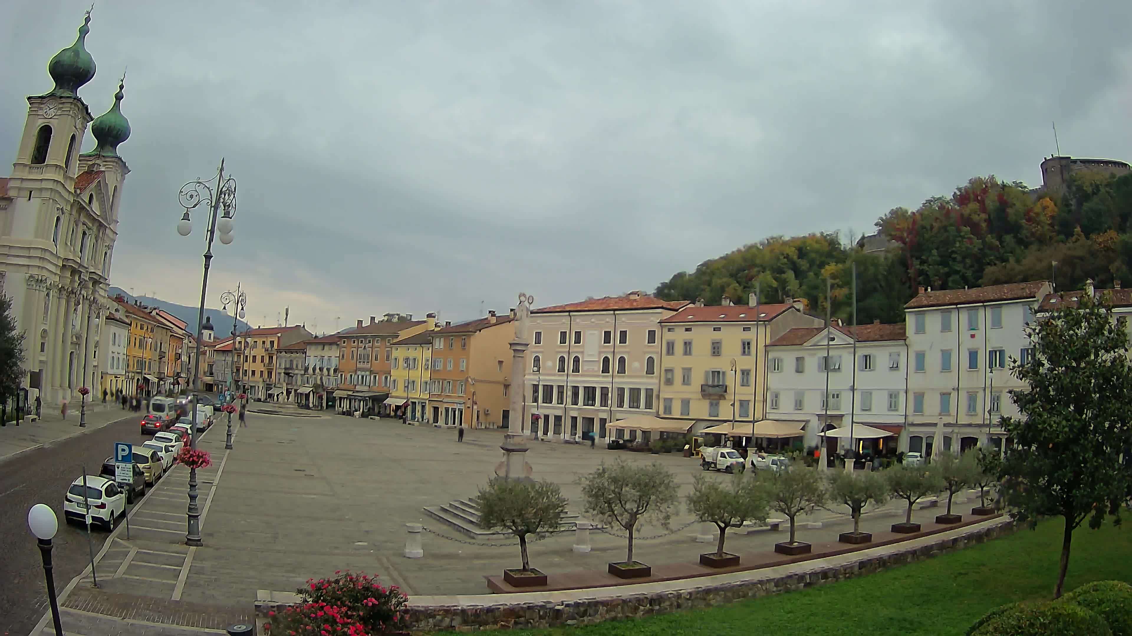 Gorizia – Plaza Vittoria – iglesia de San Pedro. Ignacio