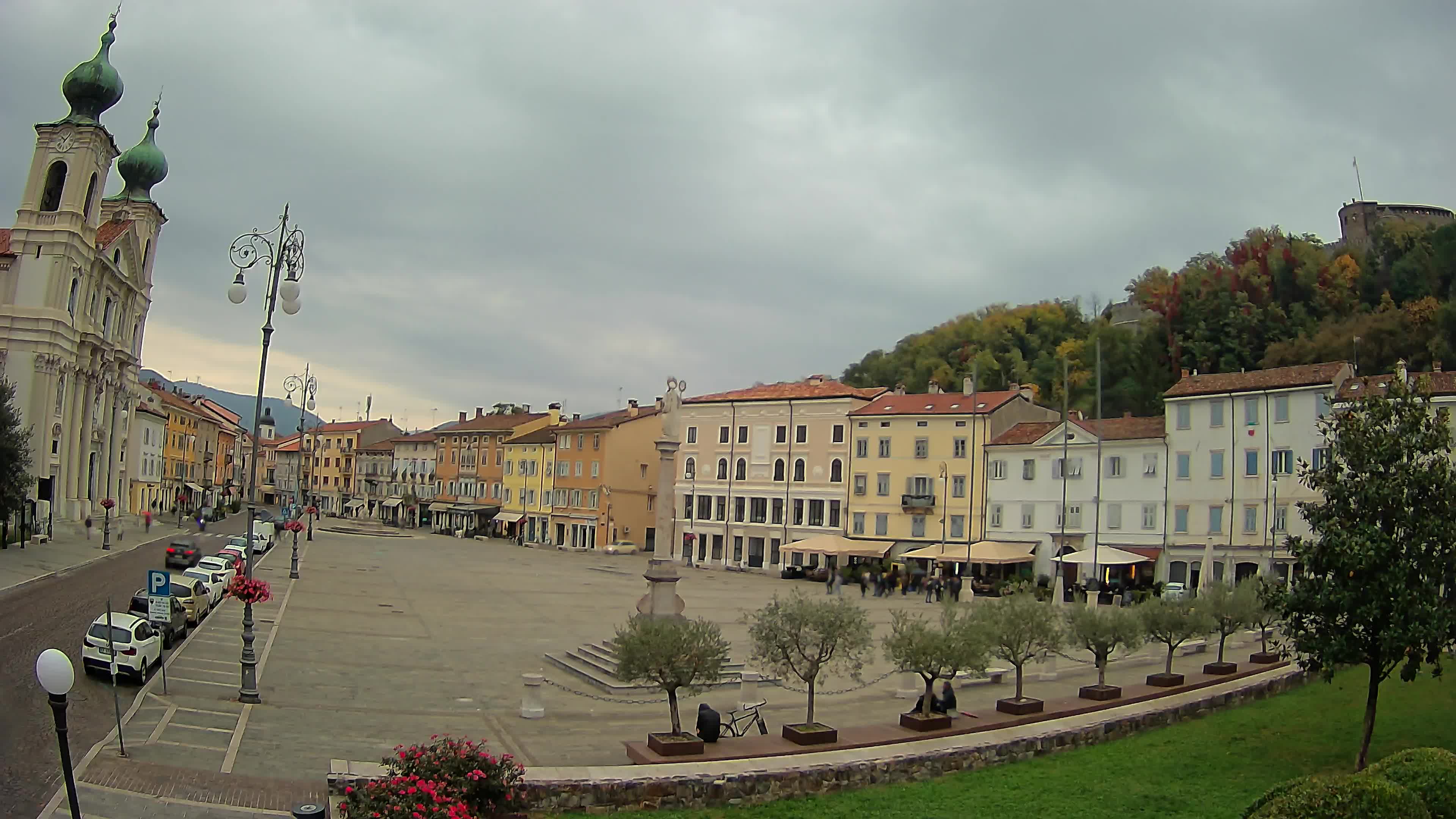 Gorizia – Plaza Vittoria – iglesia de San Pedro. Ignacio