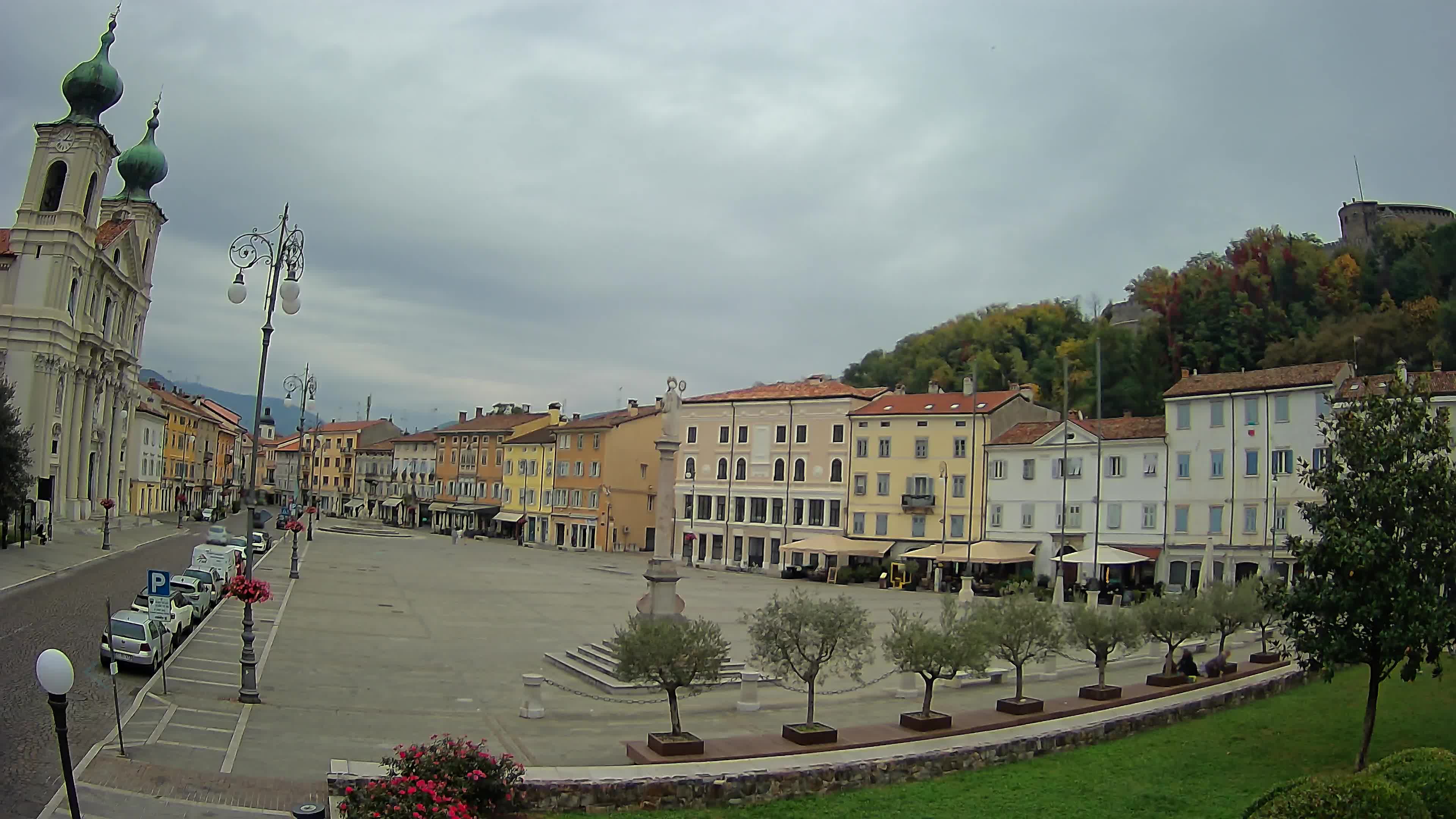 Gorizia – Plaza Vittoria – iglesia de San Pedro. Ignacio