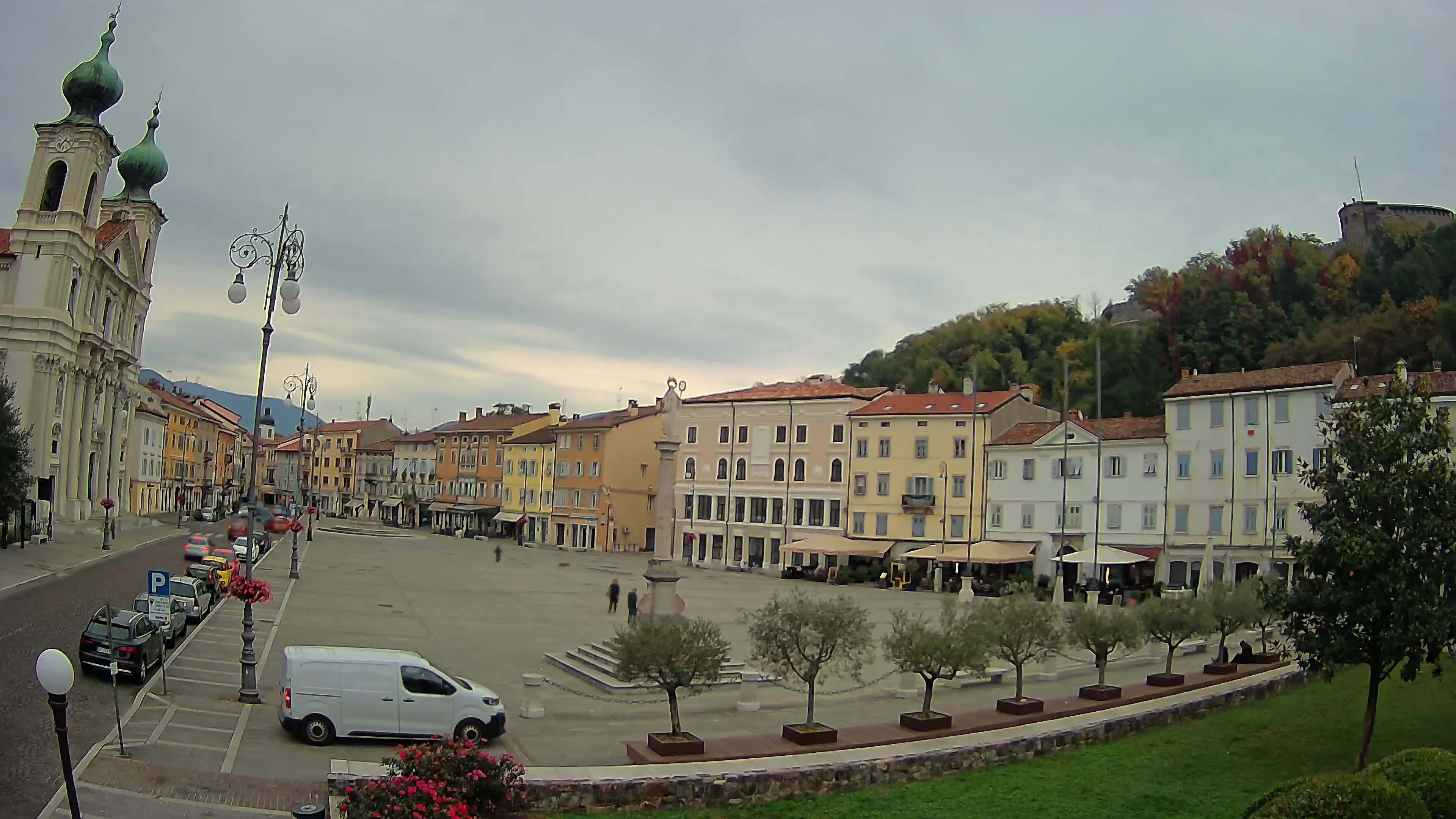 Gorizia – Plaza Vittoria – iglesia de San Pedro. Ignacio