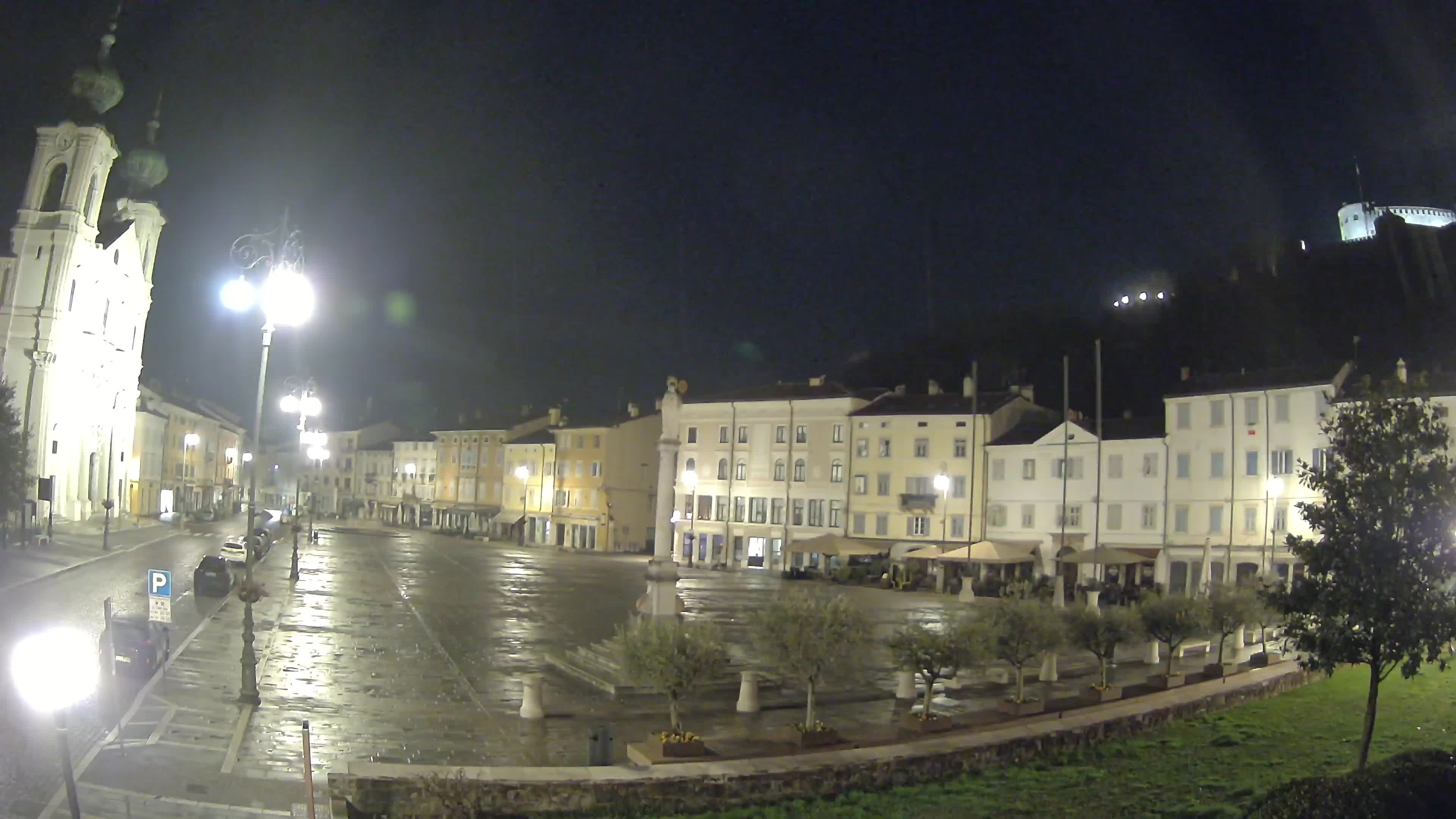 Kamera Gorica Travnik in cerkev sv. Ignacija