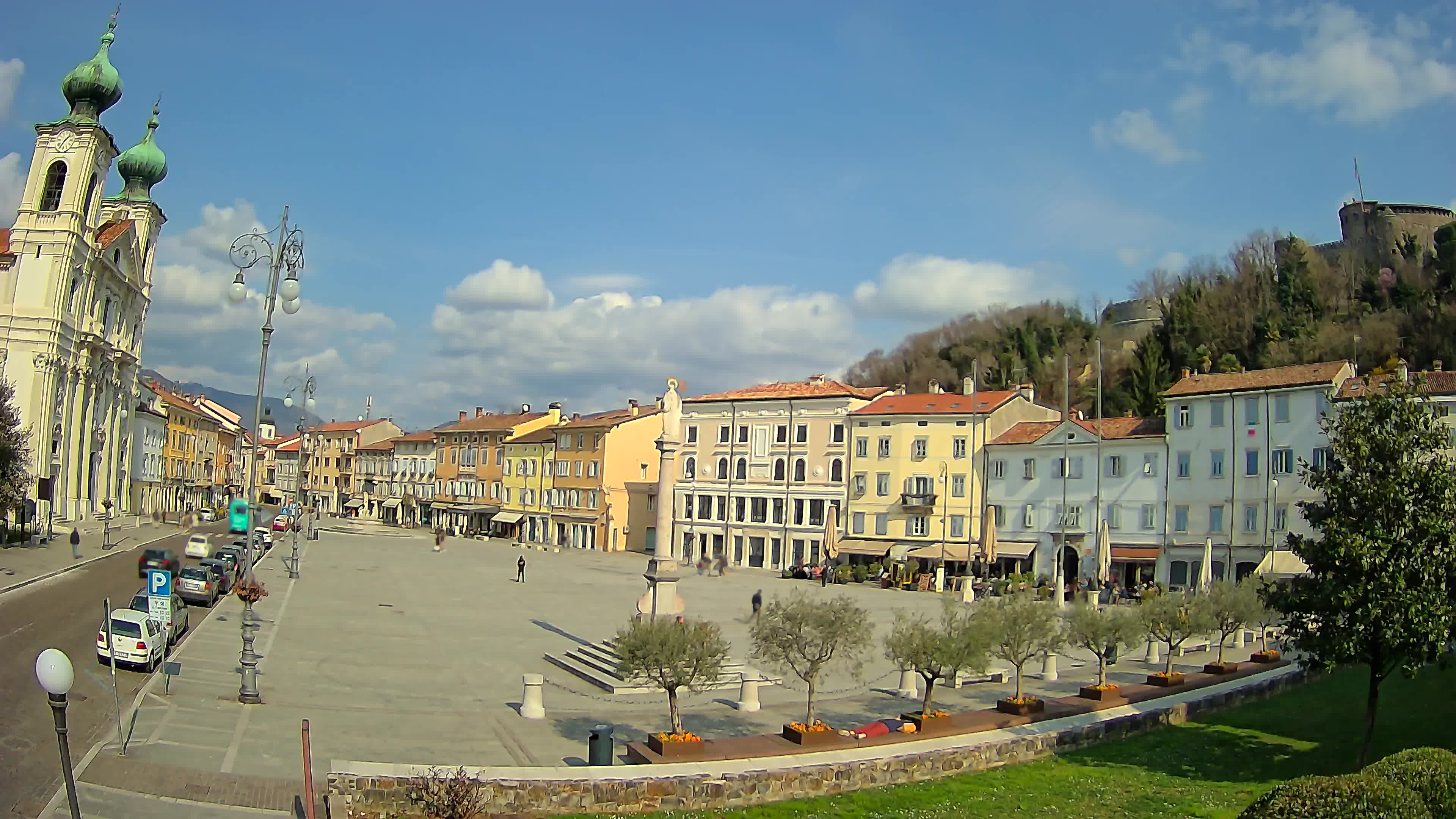 Gorizia – Plaza Vittoria – iglesia de San Pedro. Ignacio