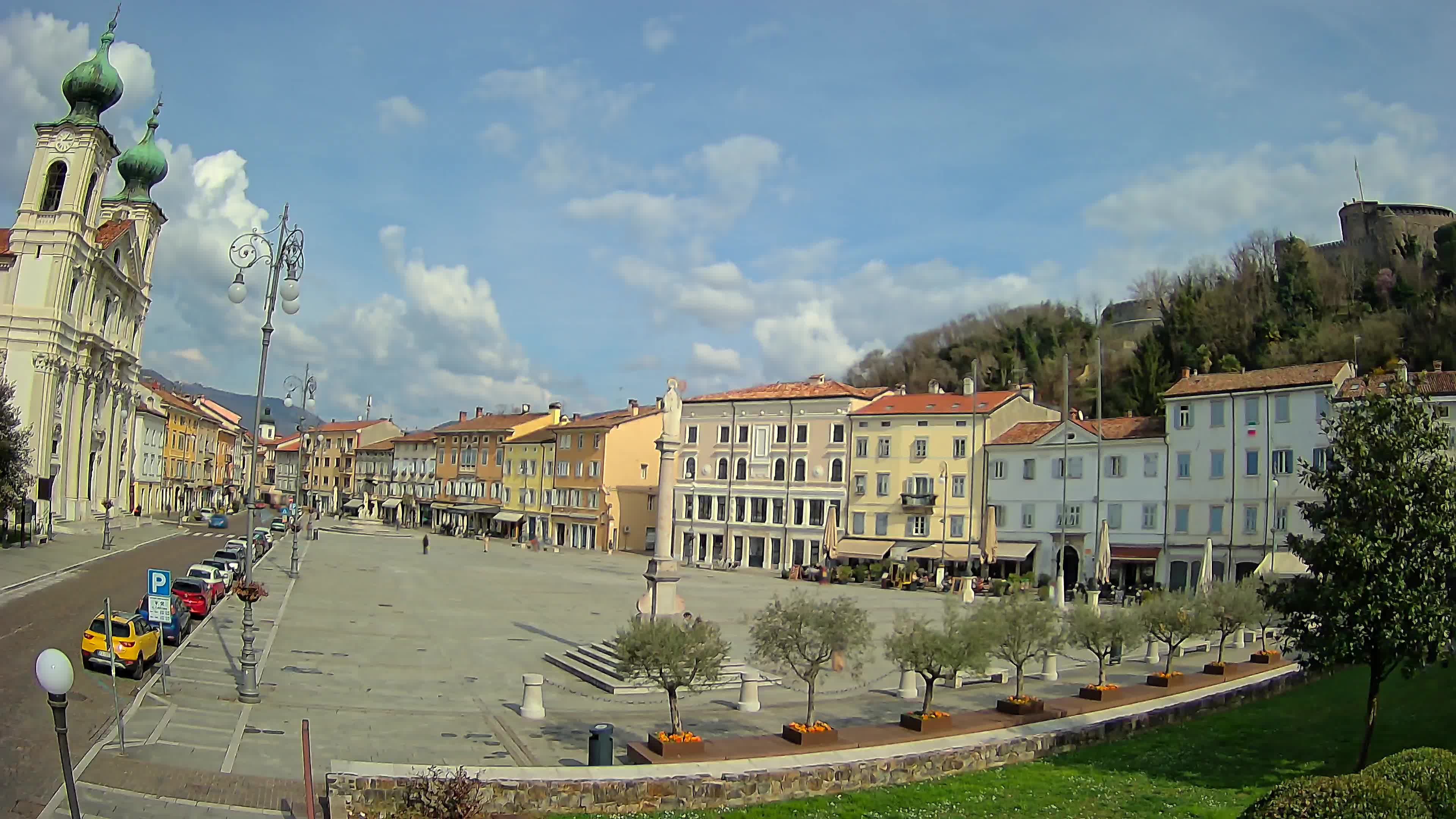 Gorizia – Plaza Vittoria – iglesia de San Pedro. Ignacio