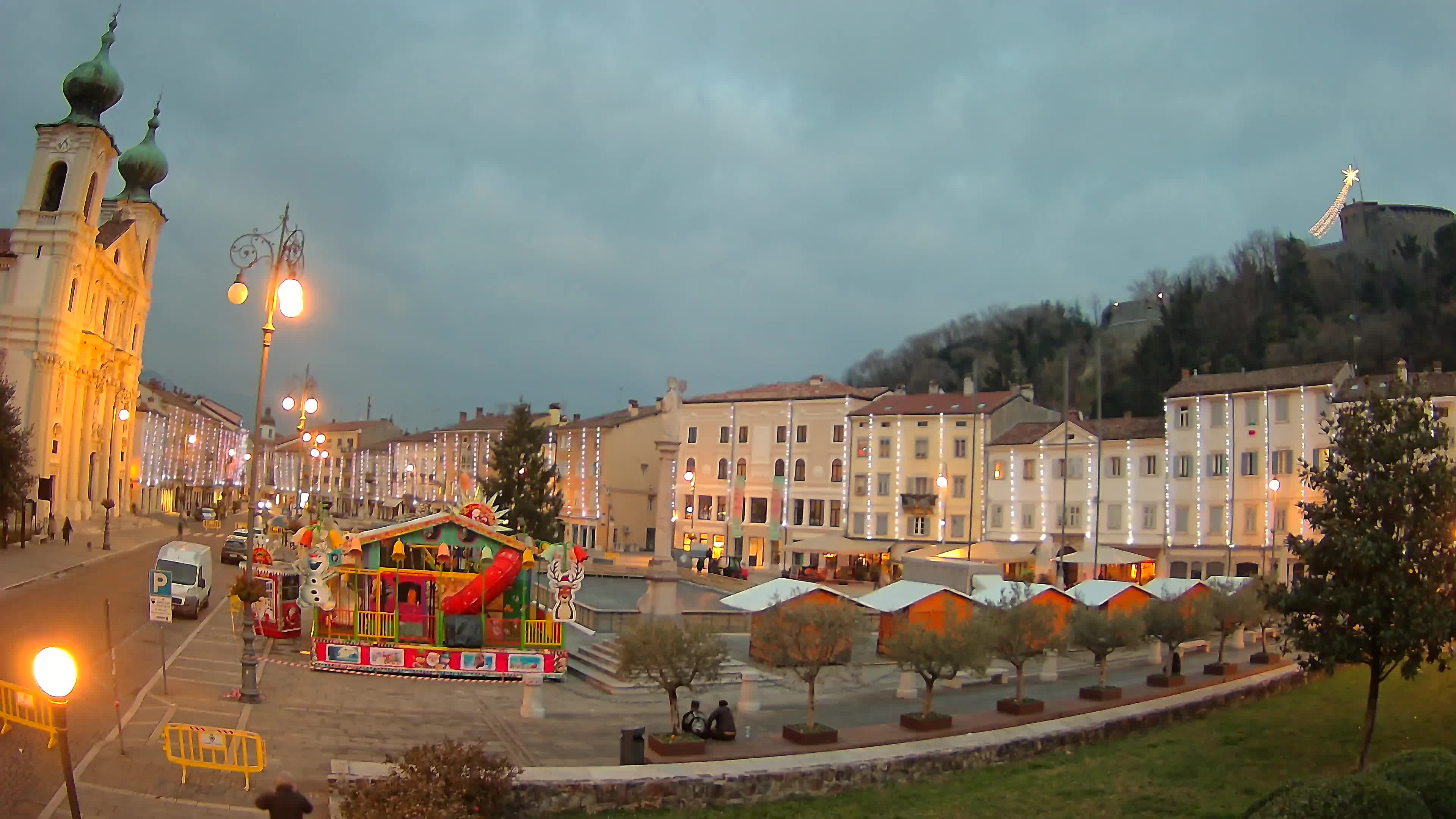 Gorizia Piazza della Vittoria e chiesa di S. Ignazio