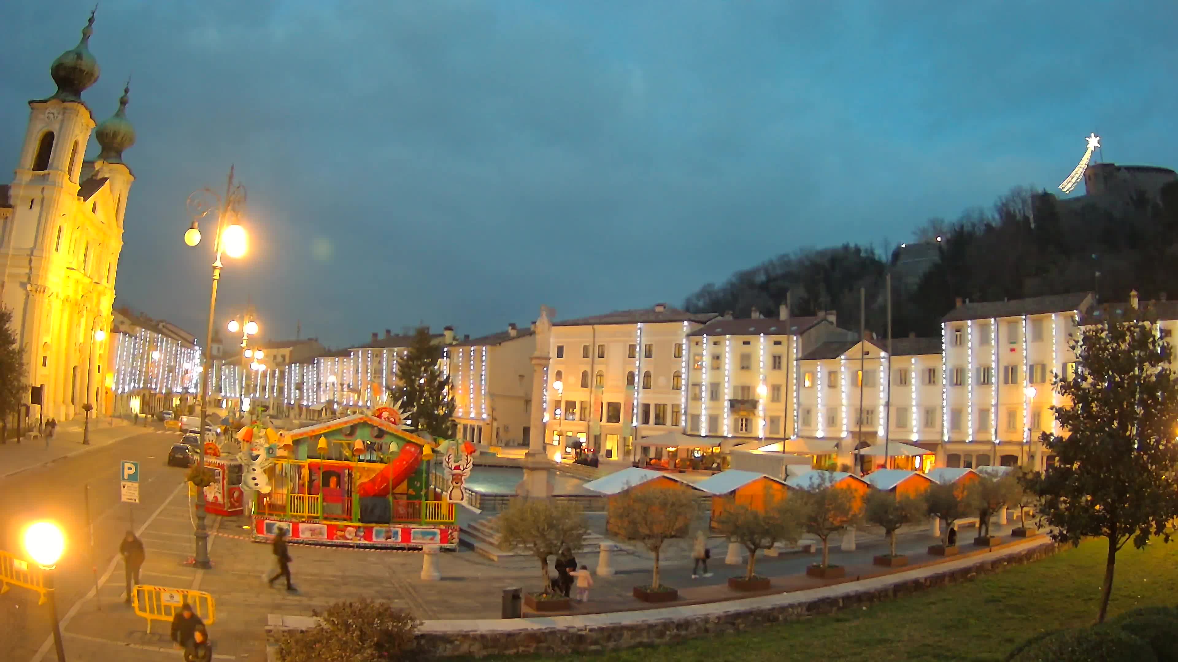 Gorizia – Plaza Vittoria – iglesia de San Pedro. Ignacio