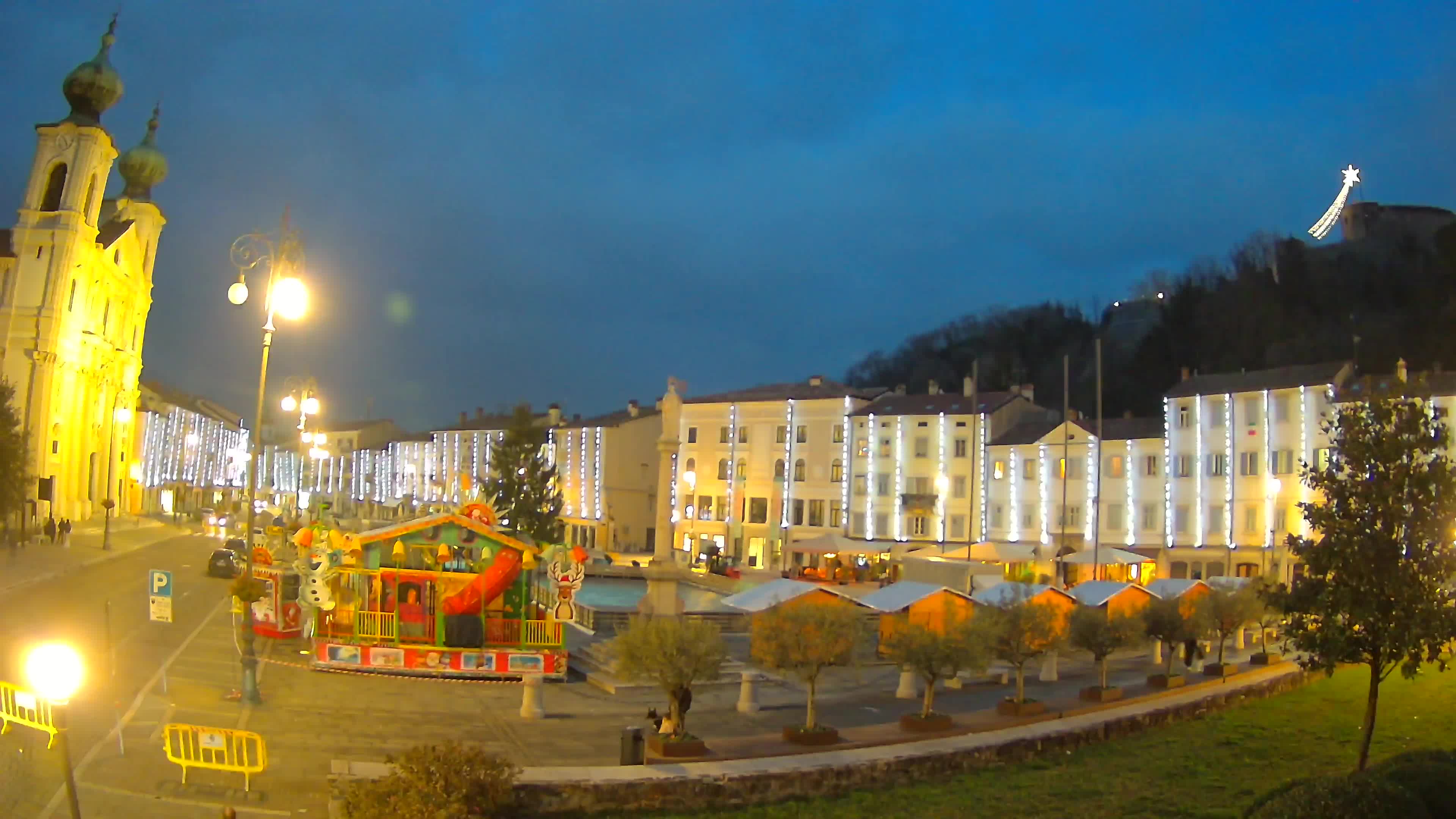 Gorizia Piazza della Vittoria e chiesa di S. Ignazio