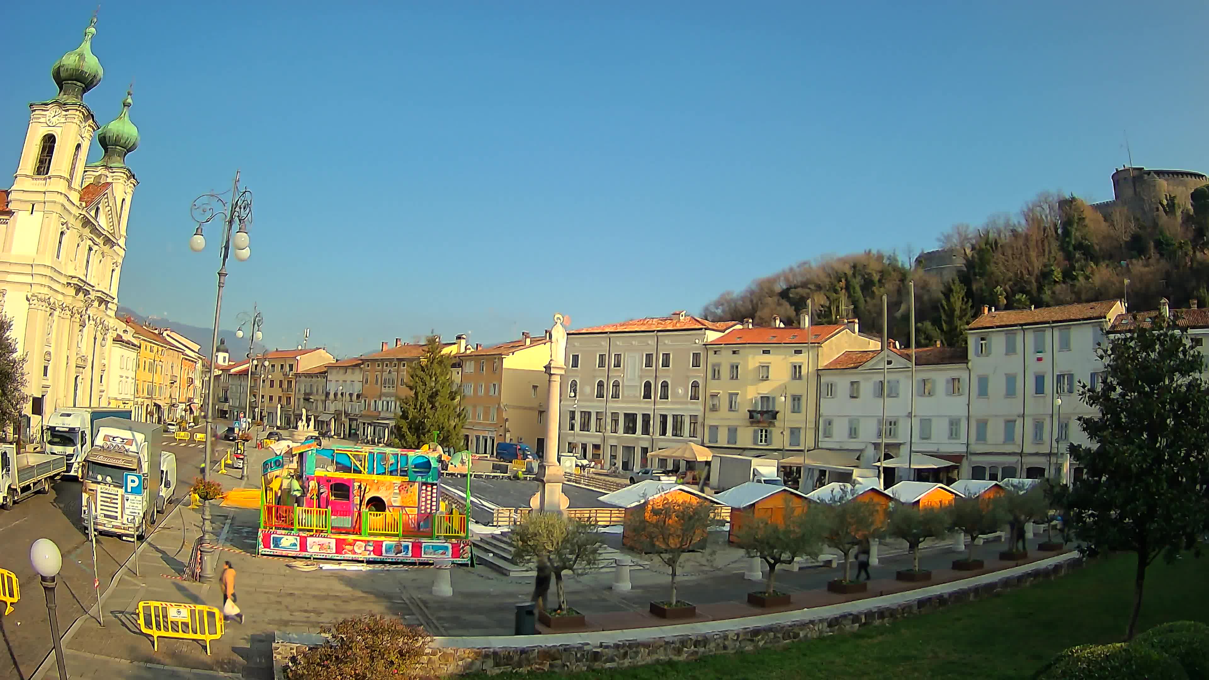Gorizia Piazza della Vittoria e chiesa di S. Ignazio