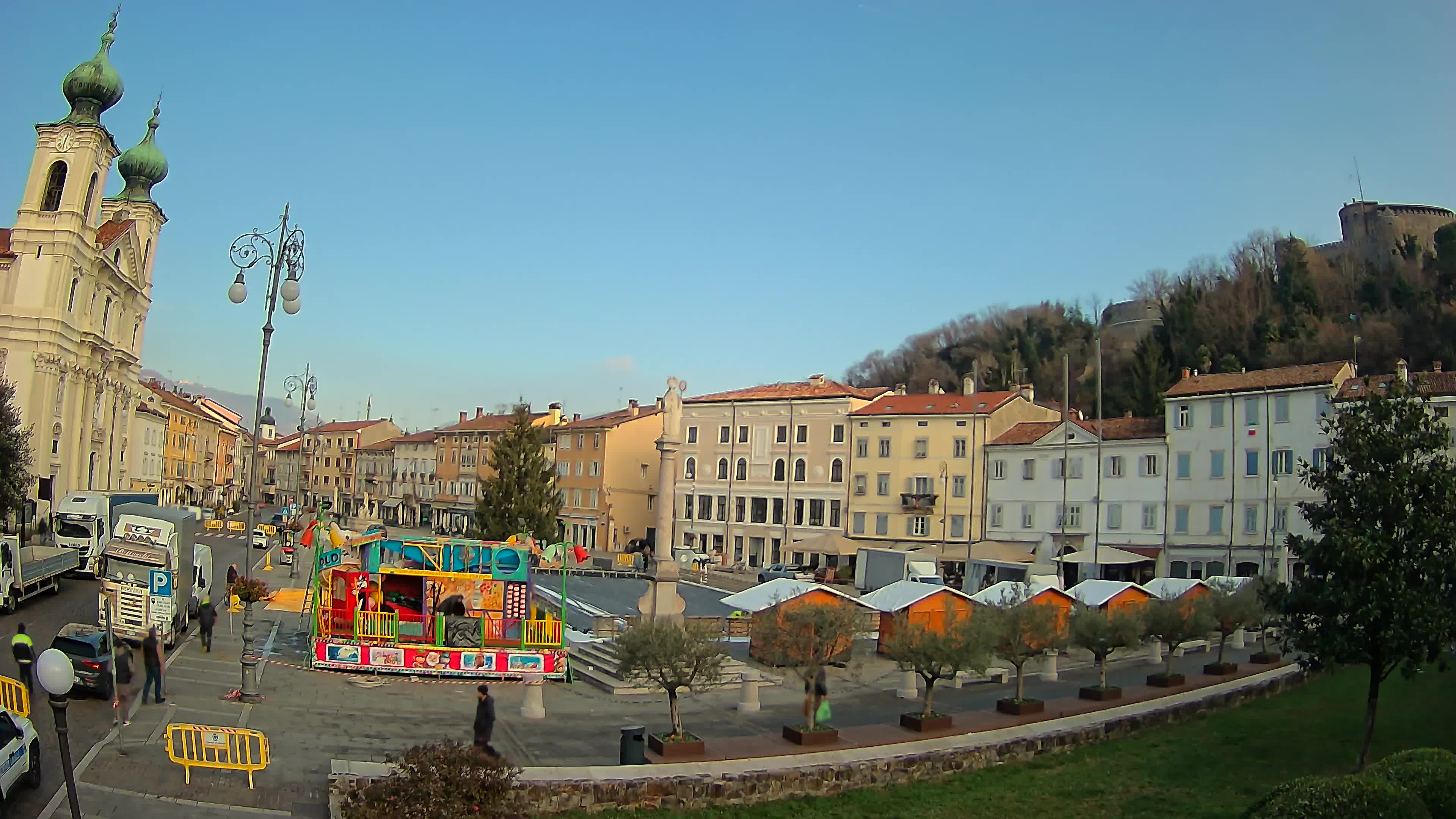 Gorizia – Plaza Vittoria – iglesia de San Pedro. Ignacio
