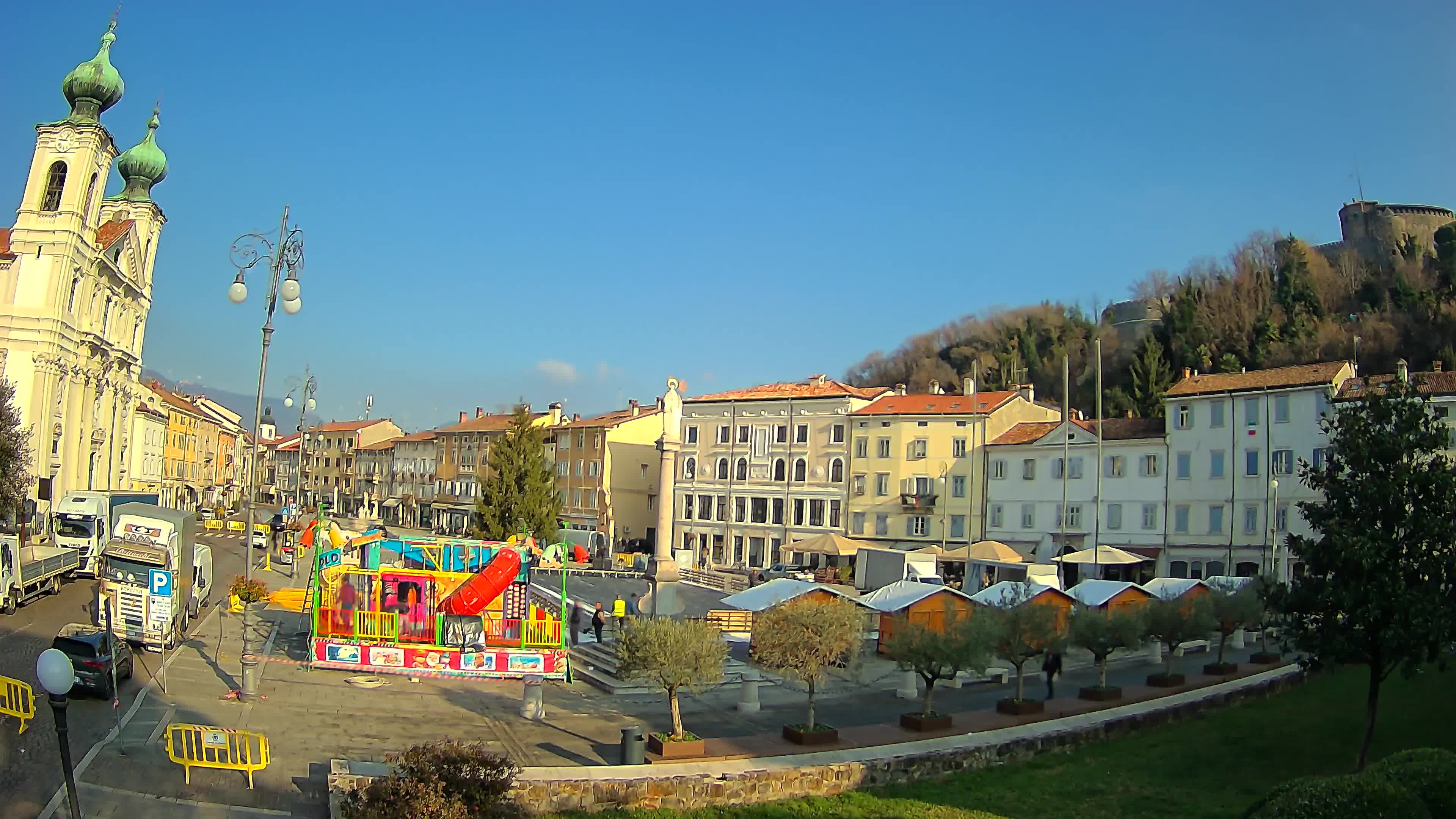 Gorizia Piazza della Vittoria e chiesa di S. Ignazio