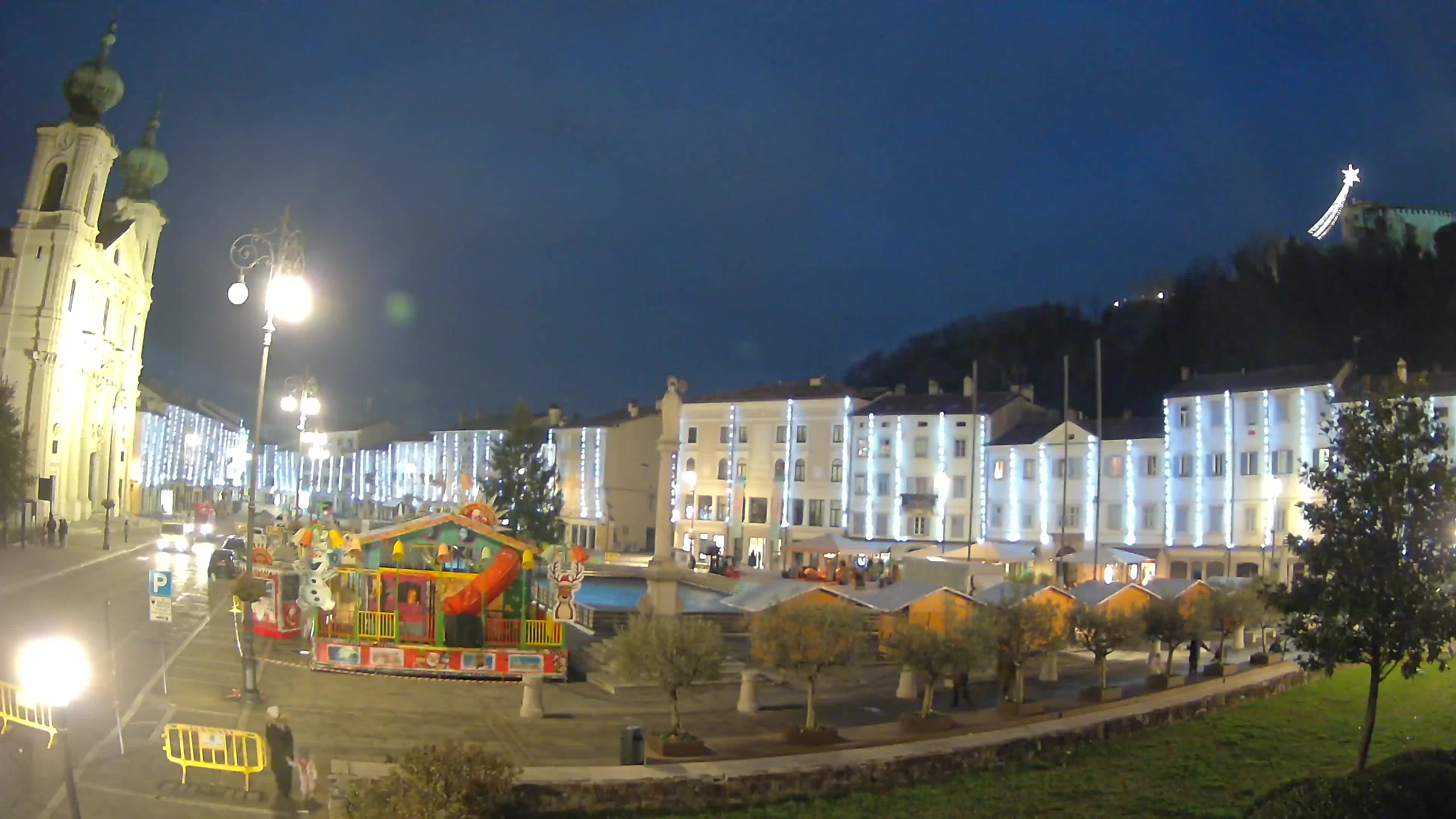 Gorizia Piazza della Vittoria e chiesa di S. Ignazio