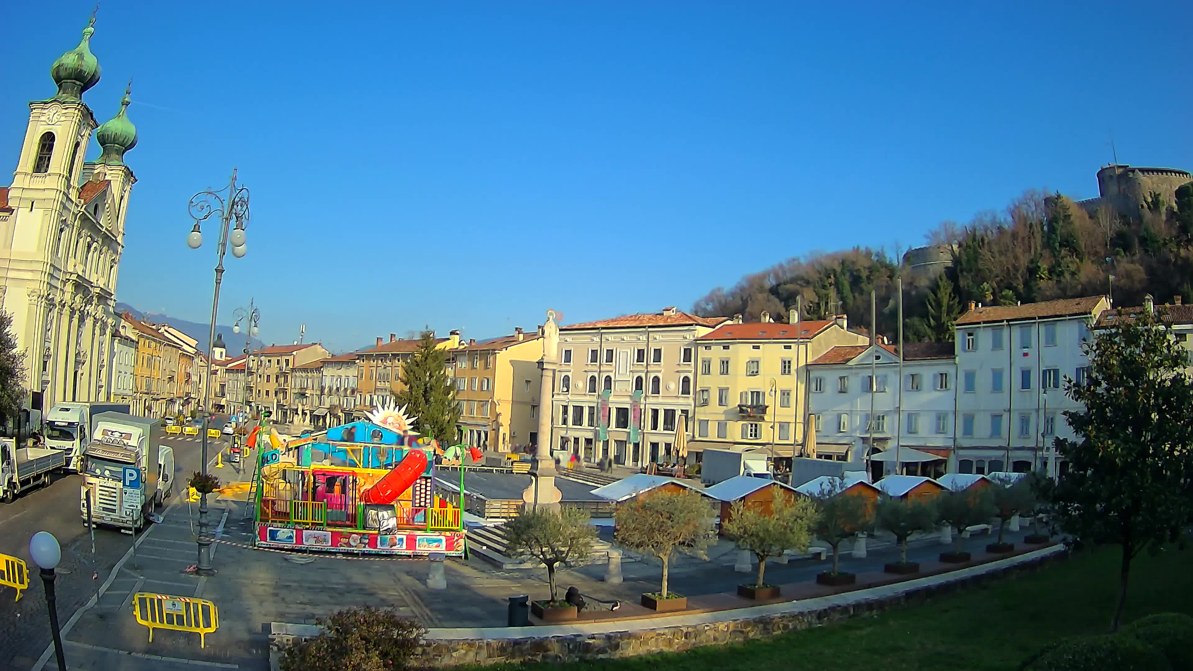 Gorizia Piazza della Vittoria e chiesa di S. Ignazio
