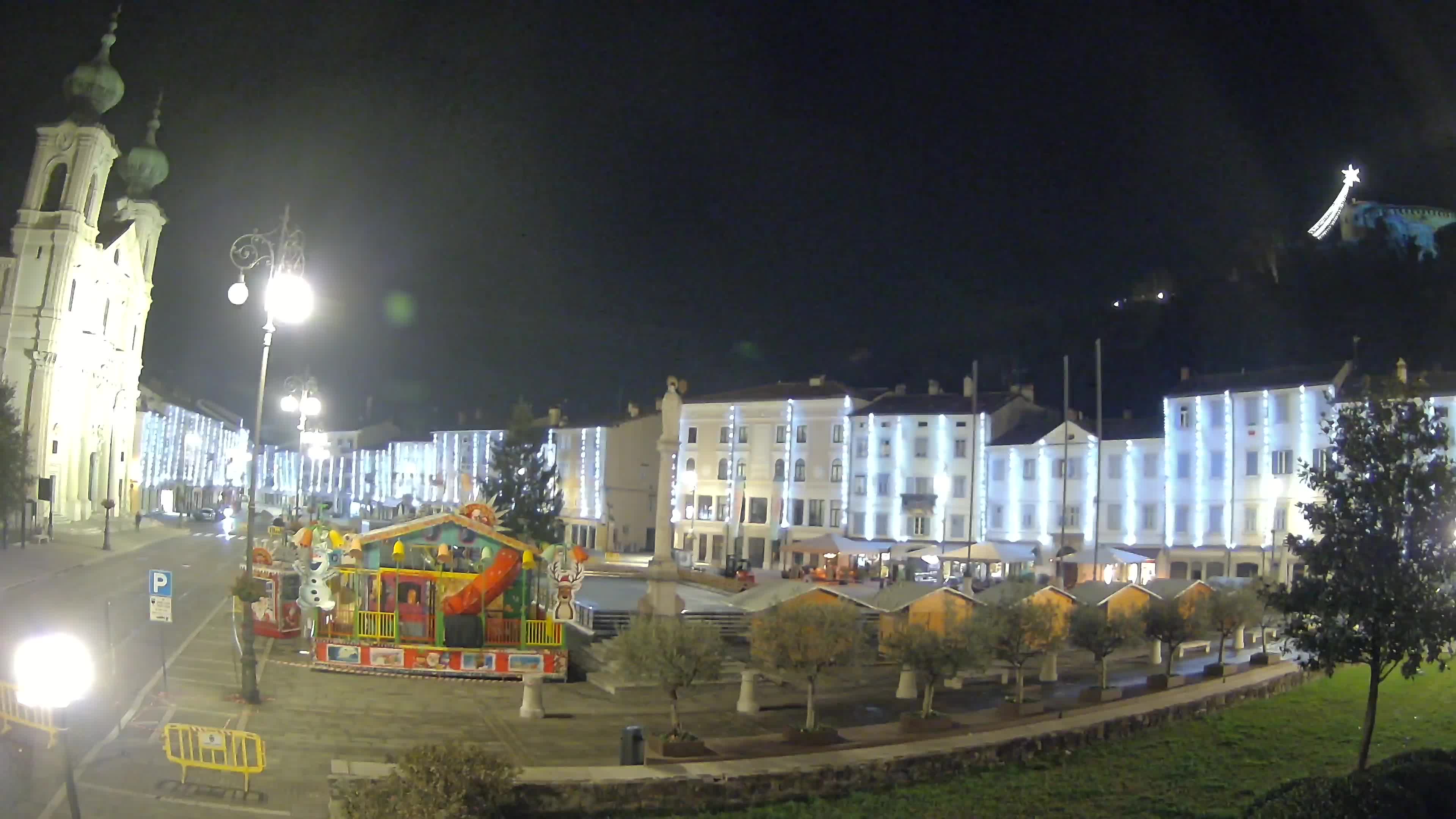 Kamera Gorica Travnik in cerkev sv. Ignacija