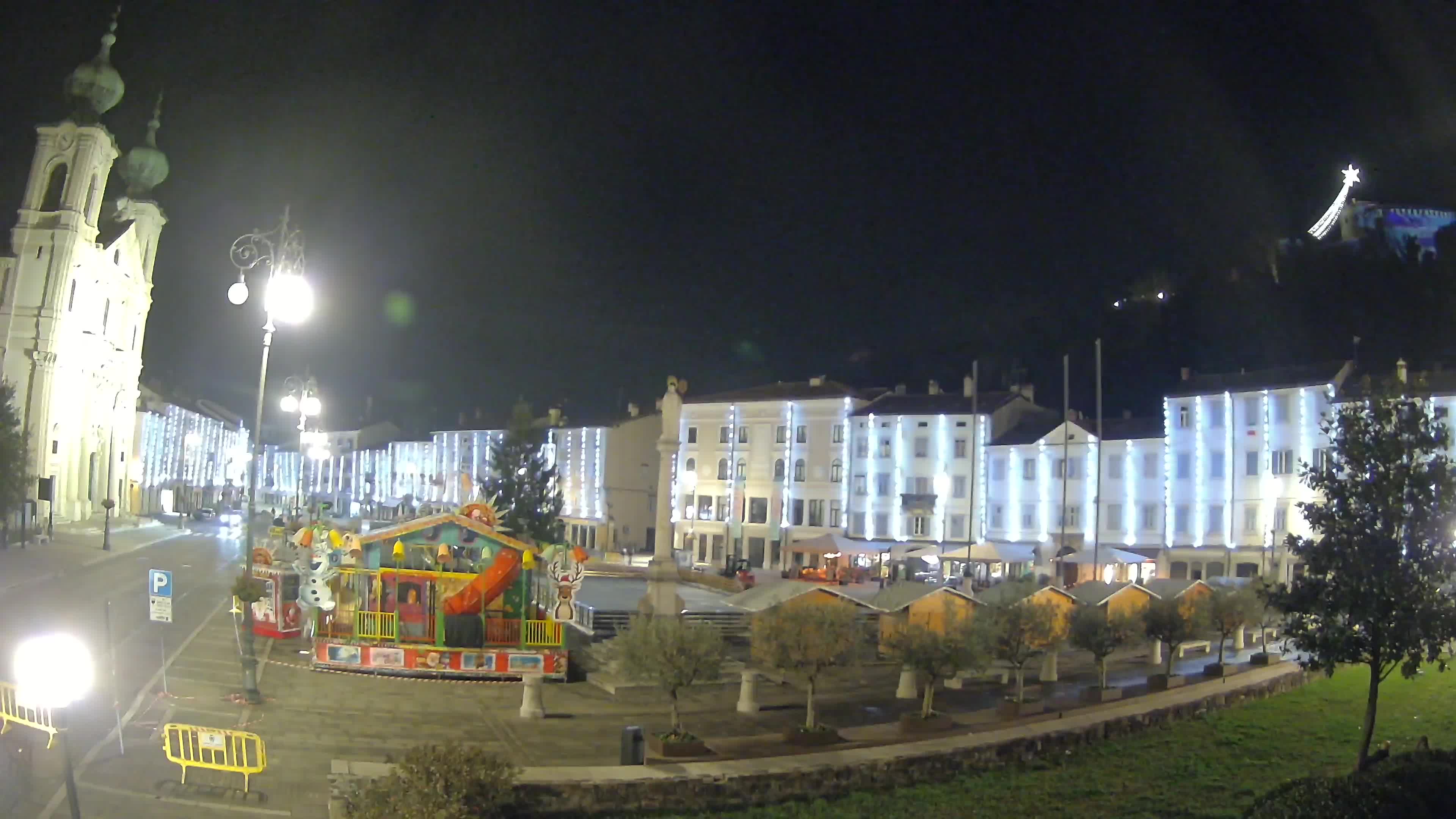 Gorizia Piazza della Vittoria e chiesa di S. Ignazio