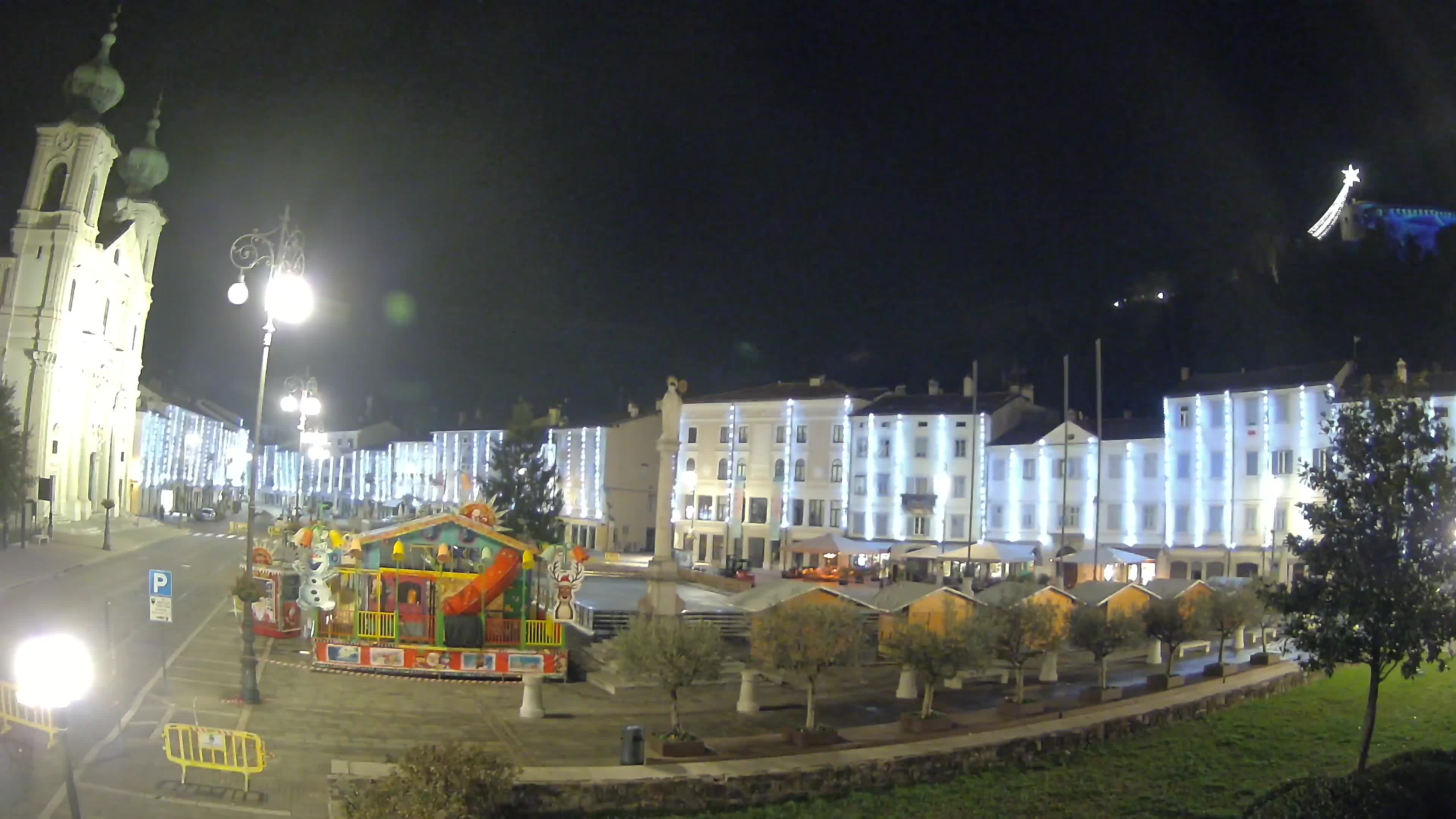 Kamera Gorica Travnik in cerkev sv. Ignacija