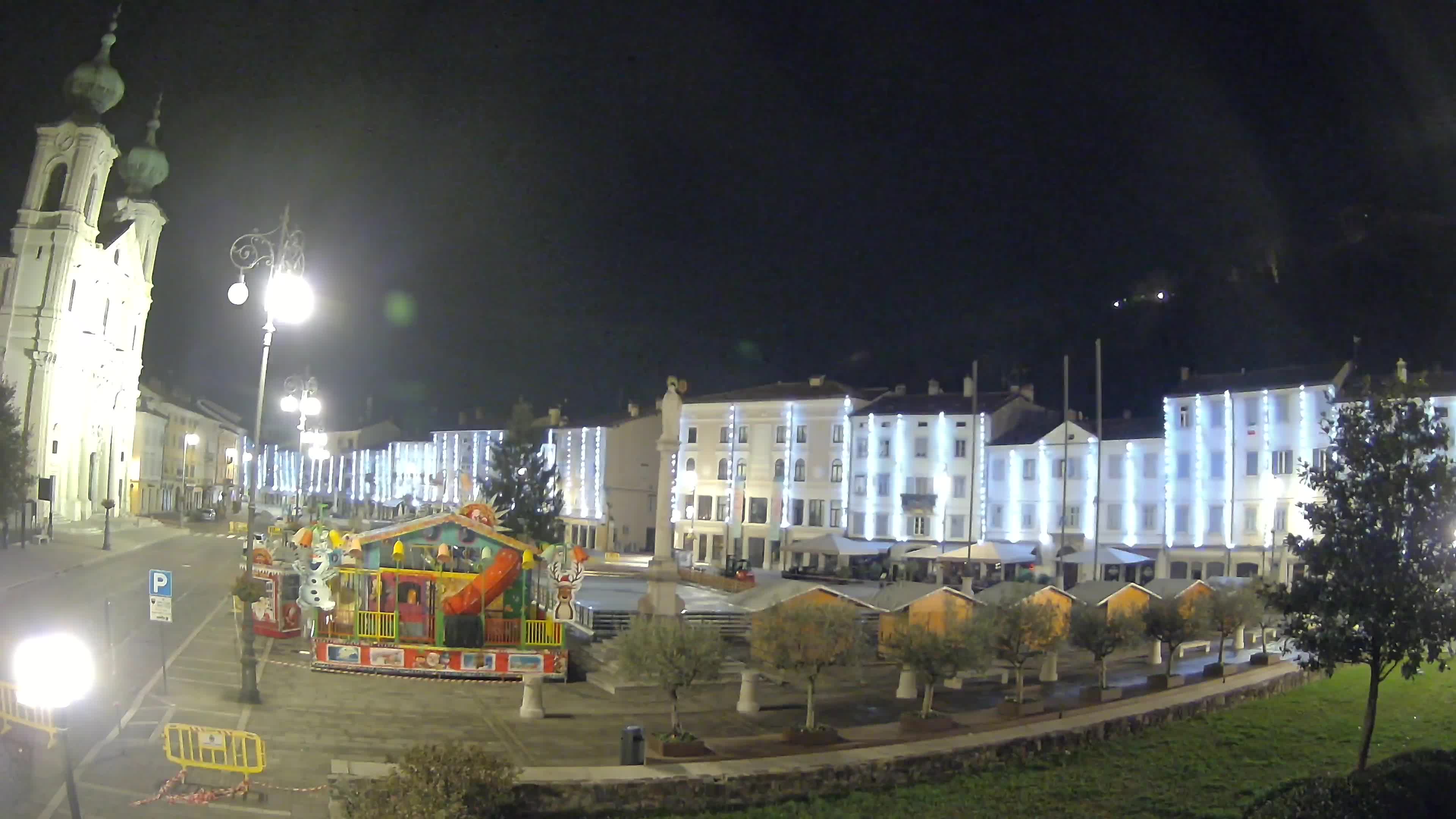Gorizia Piazza della Vittoria e chiesa di S. Ignazio