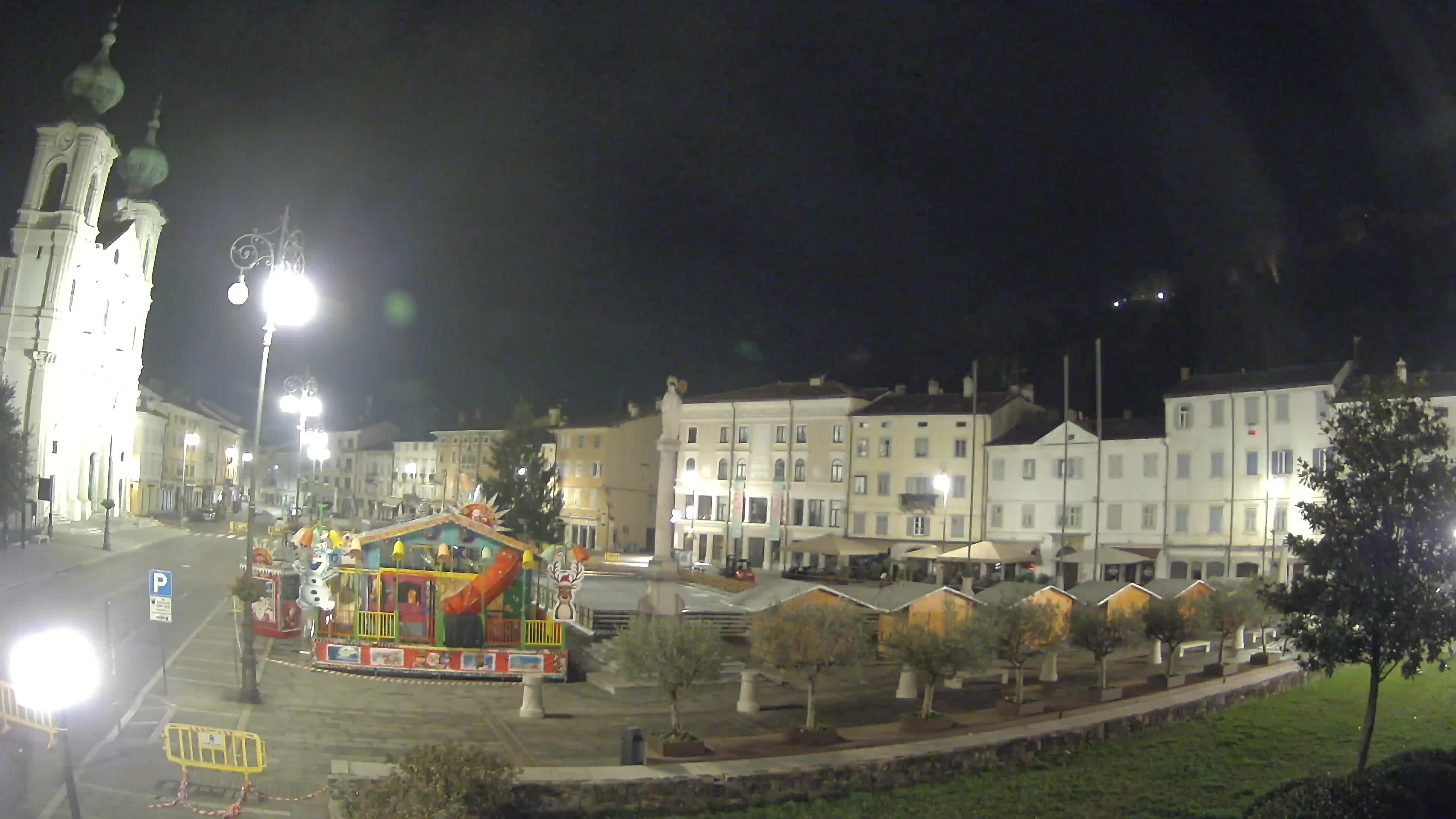 Gorizia Piazza della Vittoria e chiesa di S. Ignazio