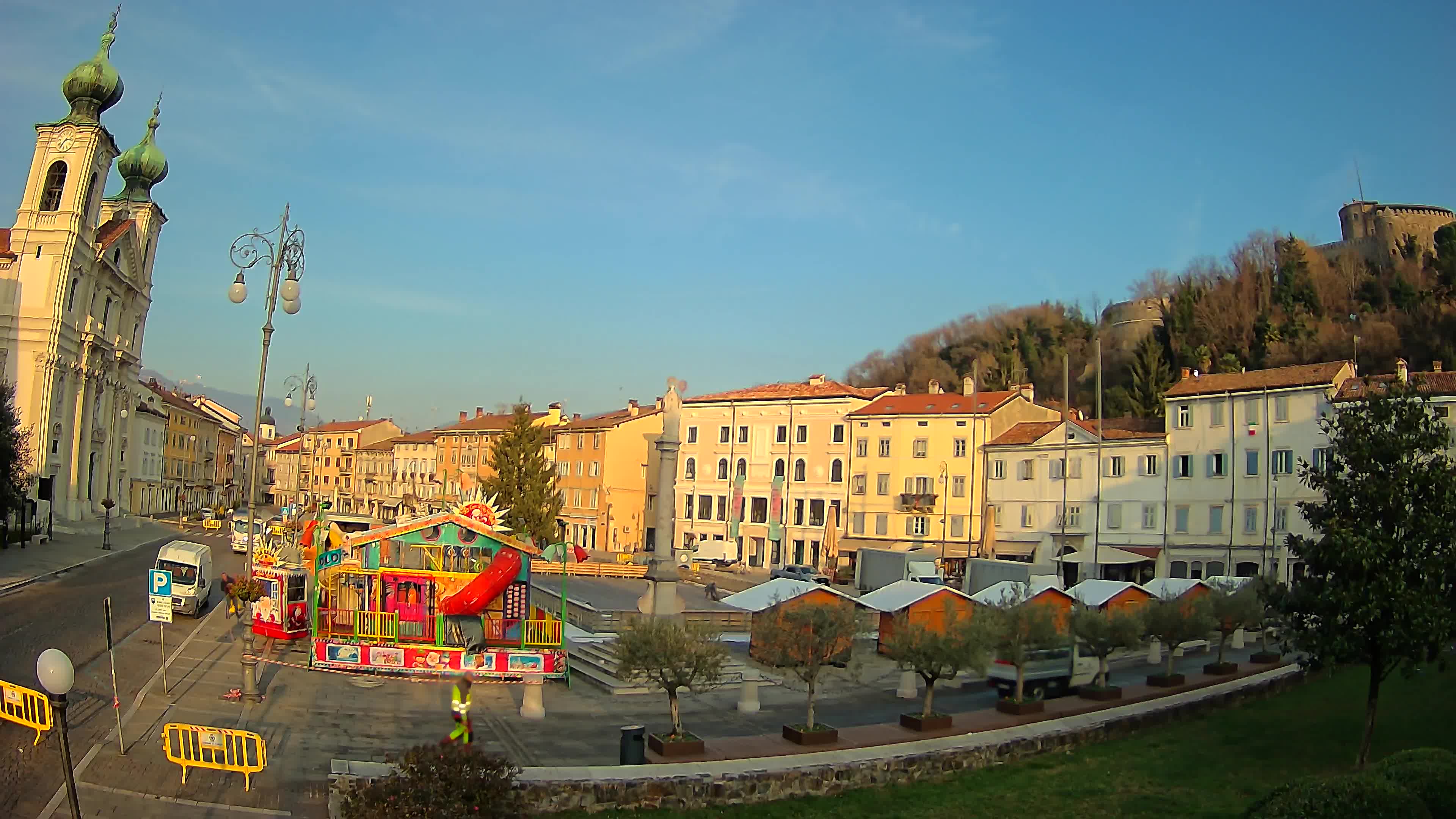 Gorizia Piazza della Vittoria e chiesa di S. Ignazio