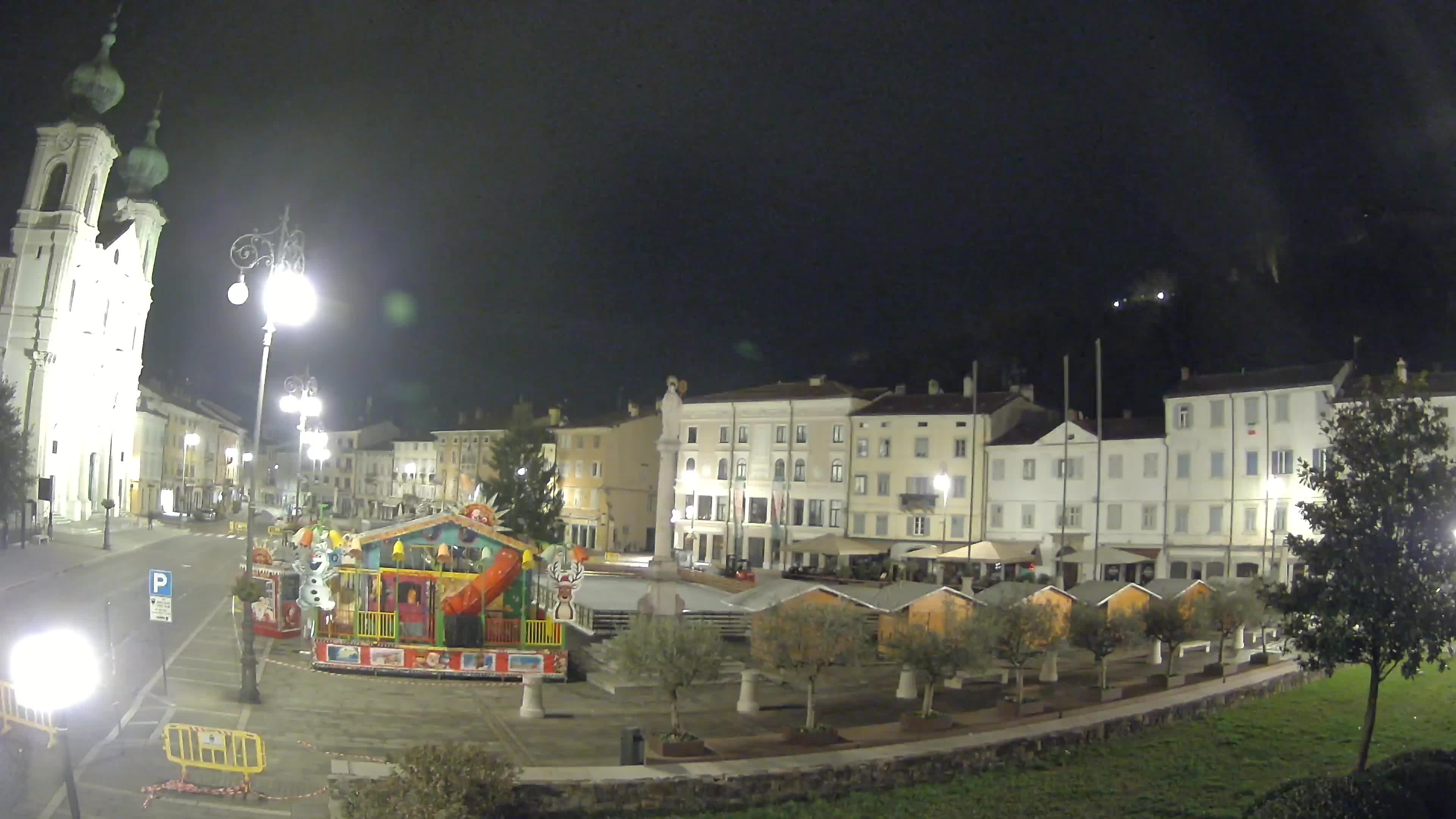 Kamera Gorica Travnik in cerkev sv. Ignacija
