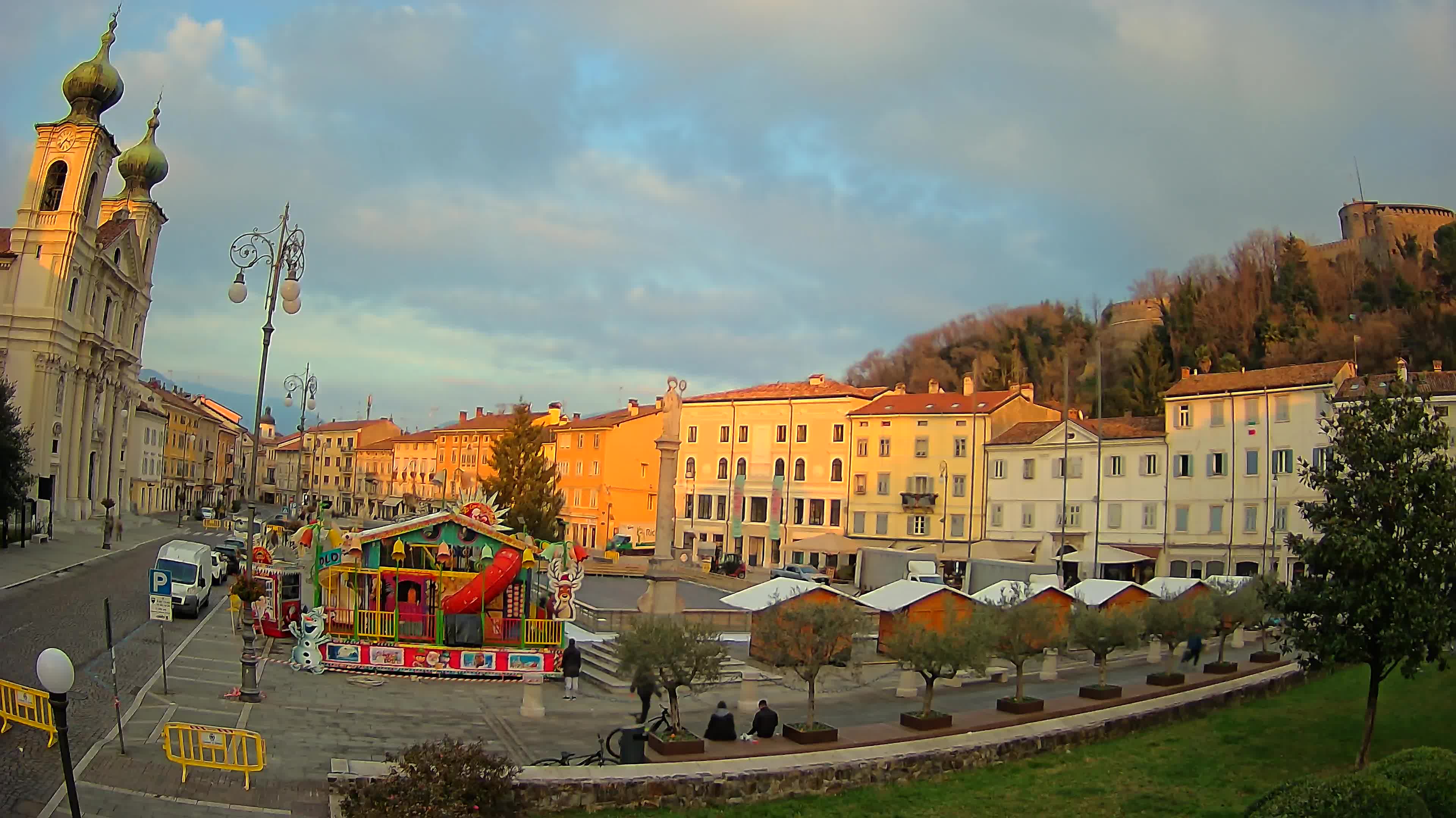 Gorizia Piazza della Vittoria e chiesa di S. Ignazio