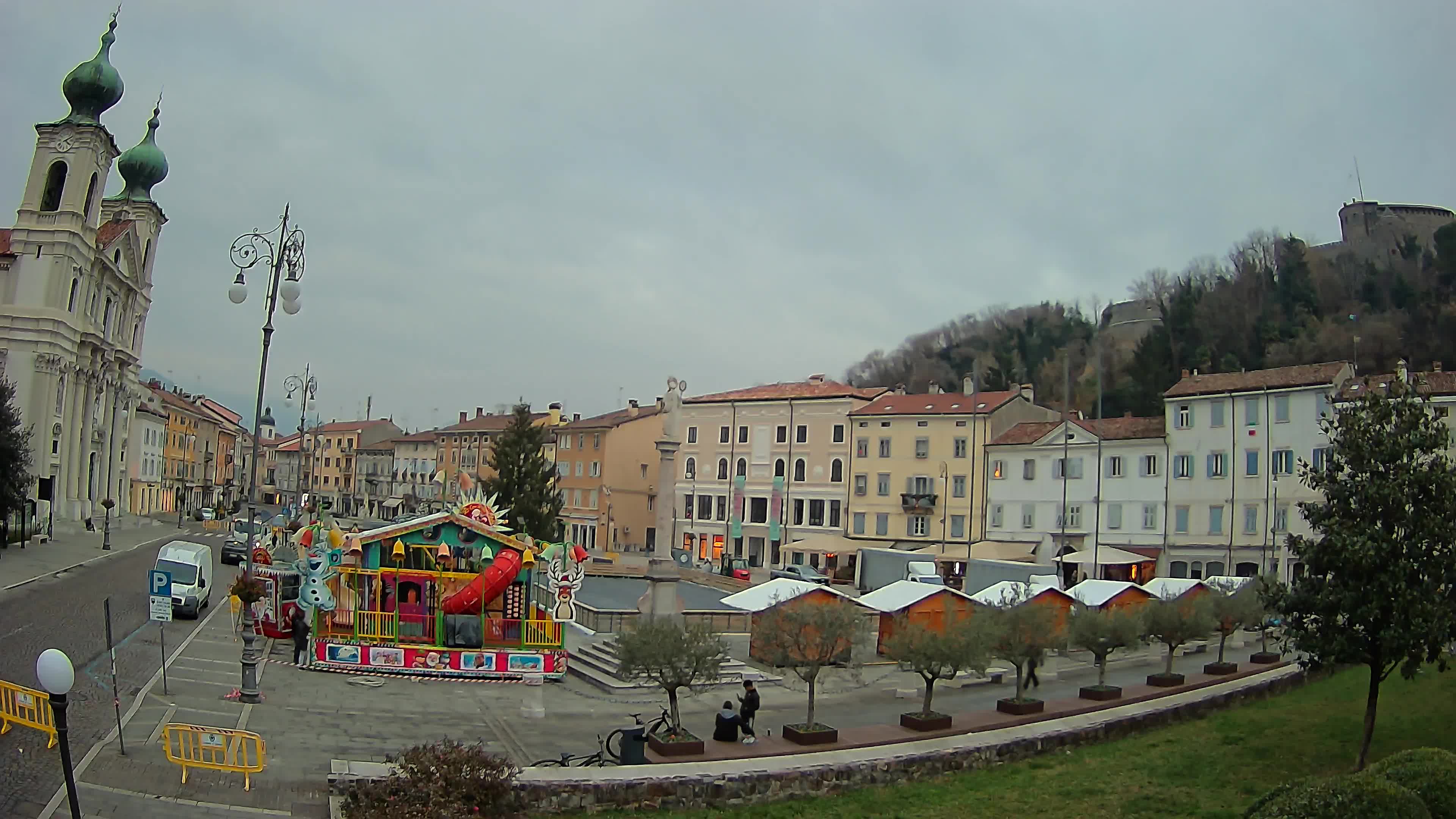Gorizia – Plaza Vittoria – iglesia de San Pedro. Ignacio