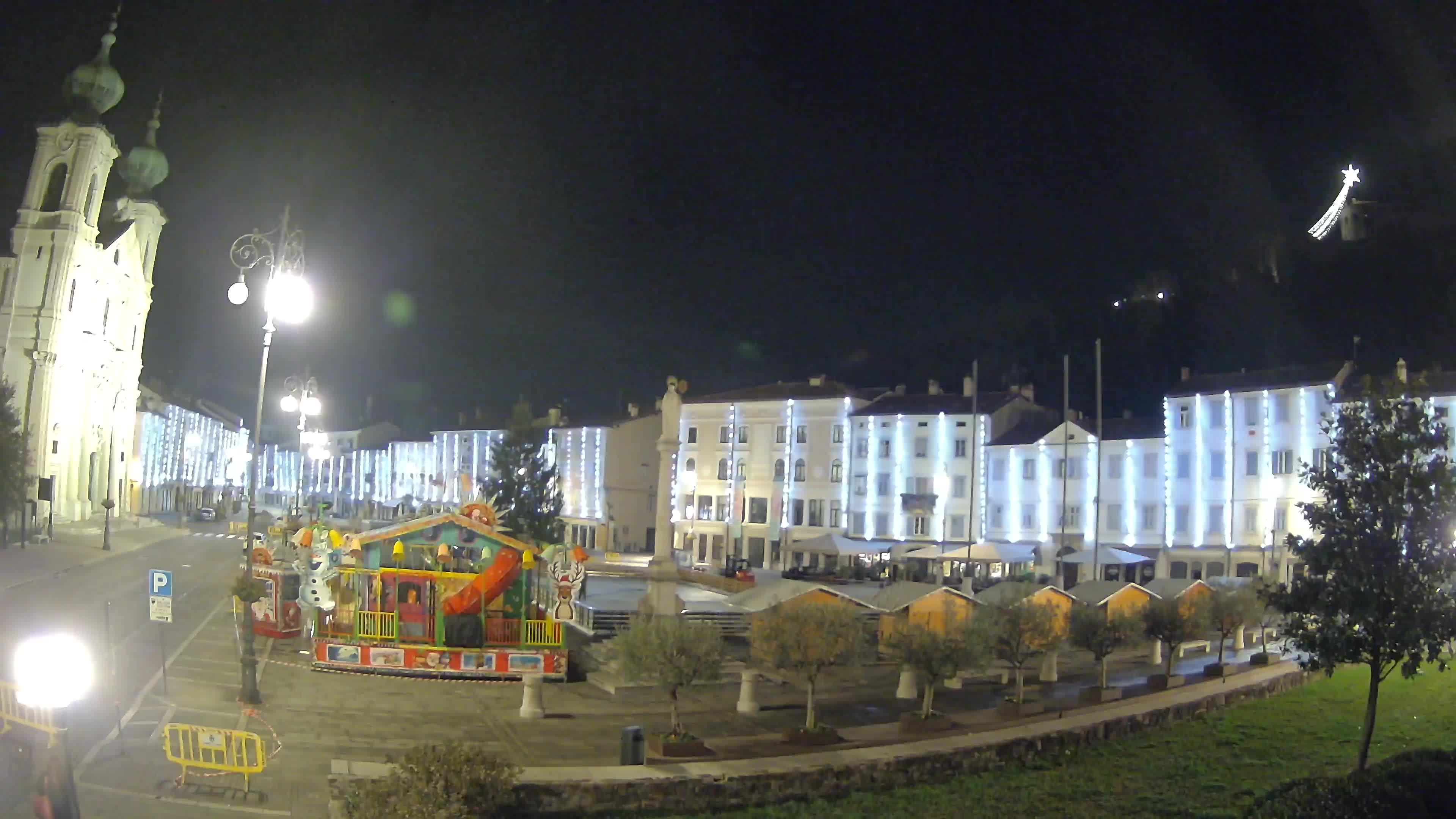 Kamera Gorica Travnik in cerkev sv. Ignacija