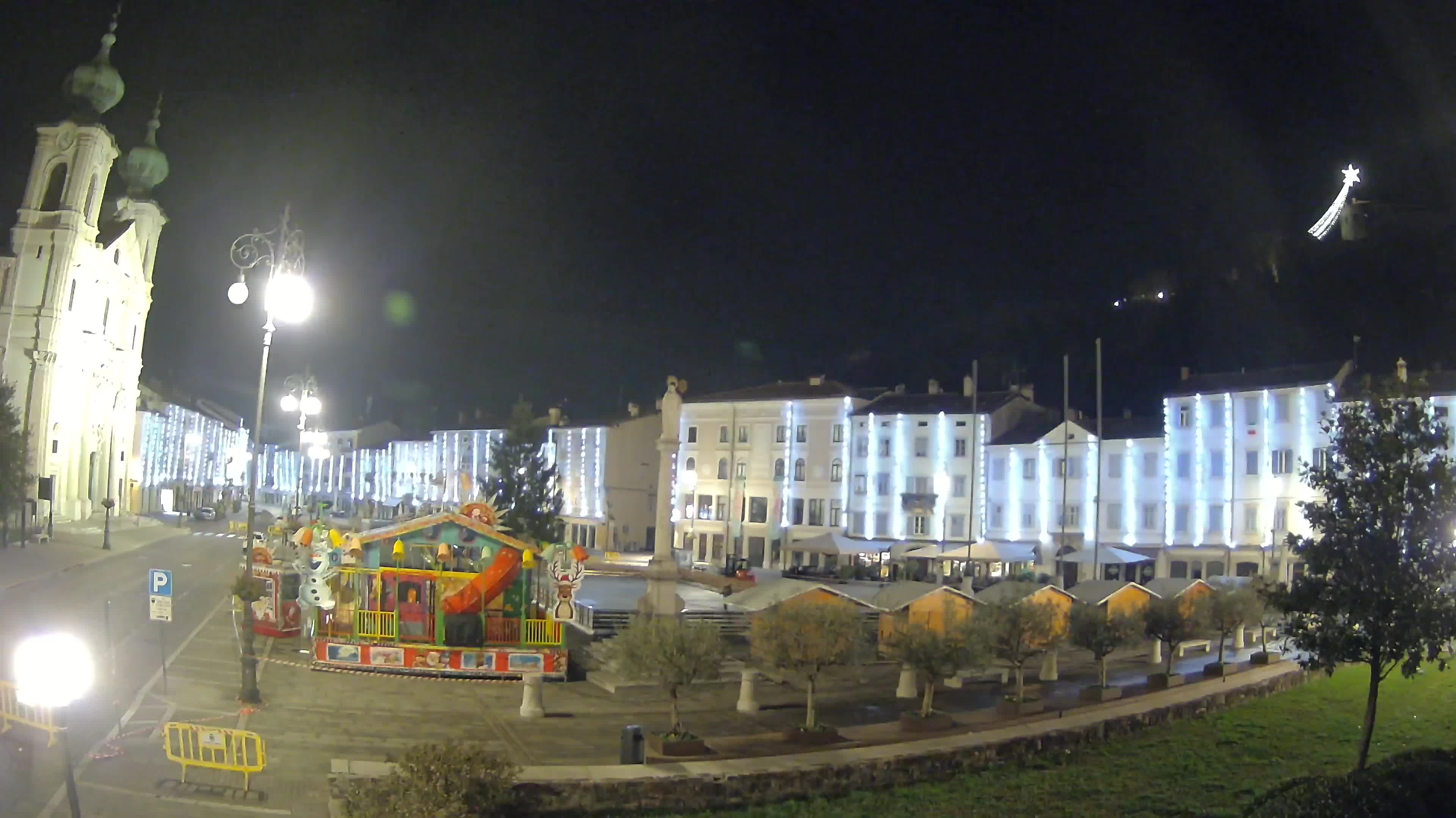 Gorizia Piazza della Vittoria e chiesa di S. Ignazio