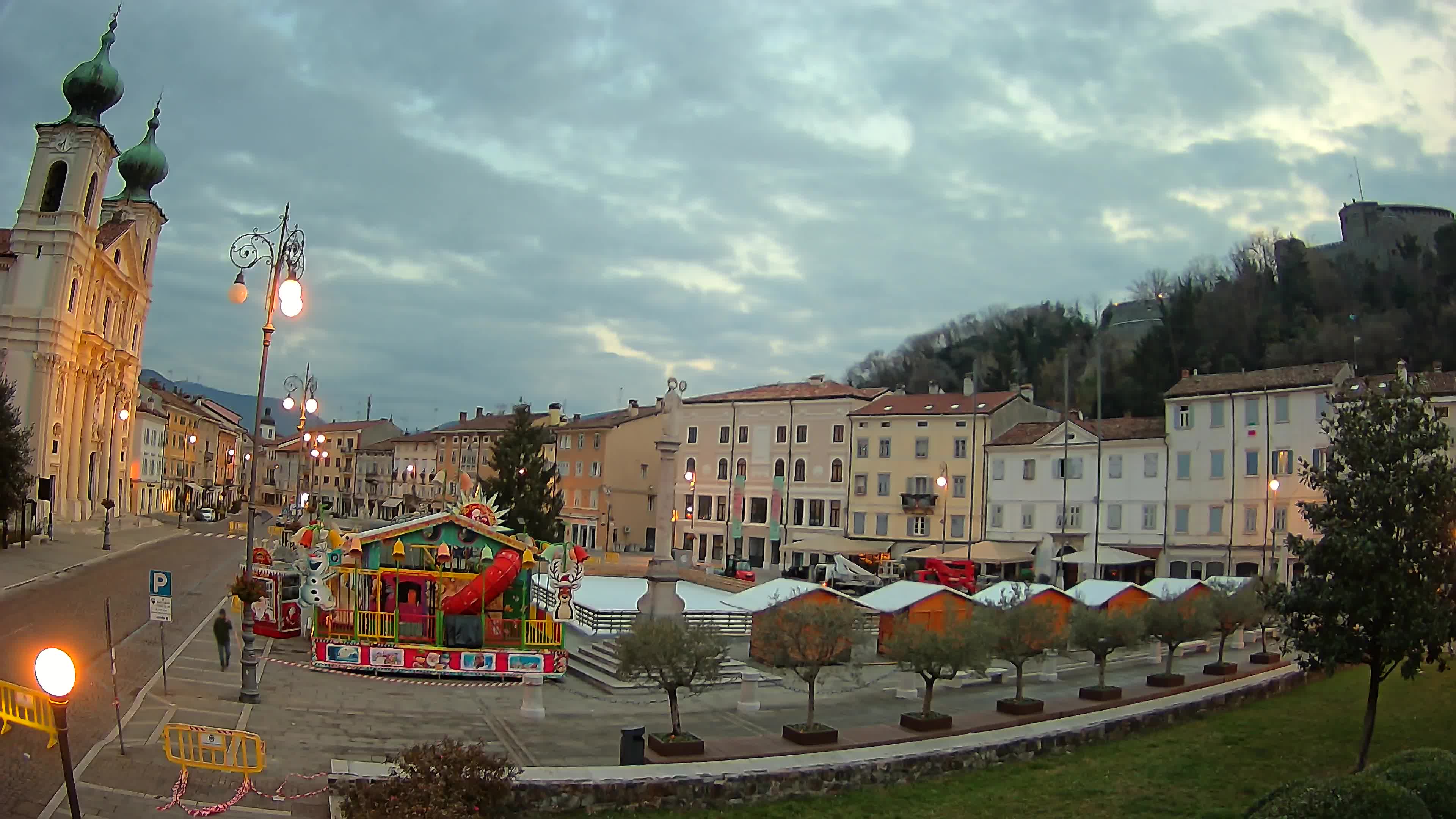 Gorizia – Plaza Vittoria – iglesia de San Pedro. Ignacio