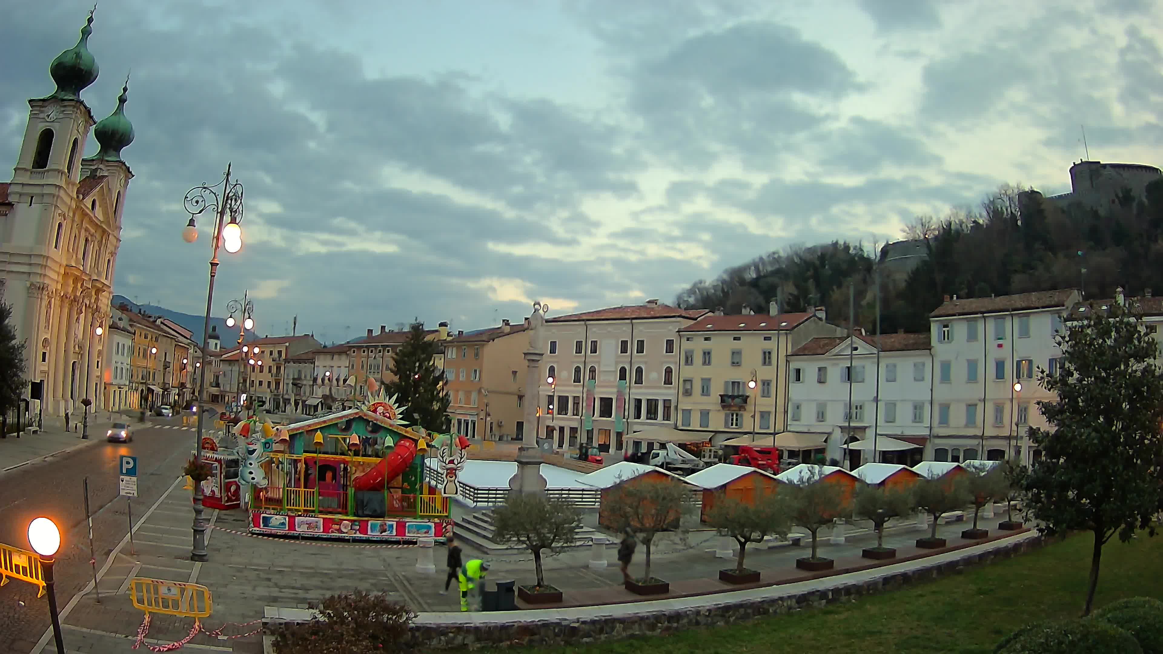 Gorizia Piazza della Vittoria e chiesa di S. Ignazio