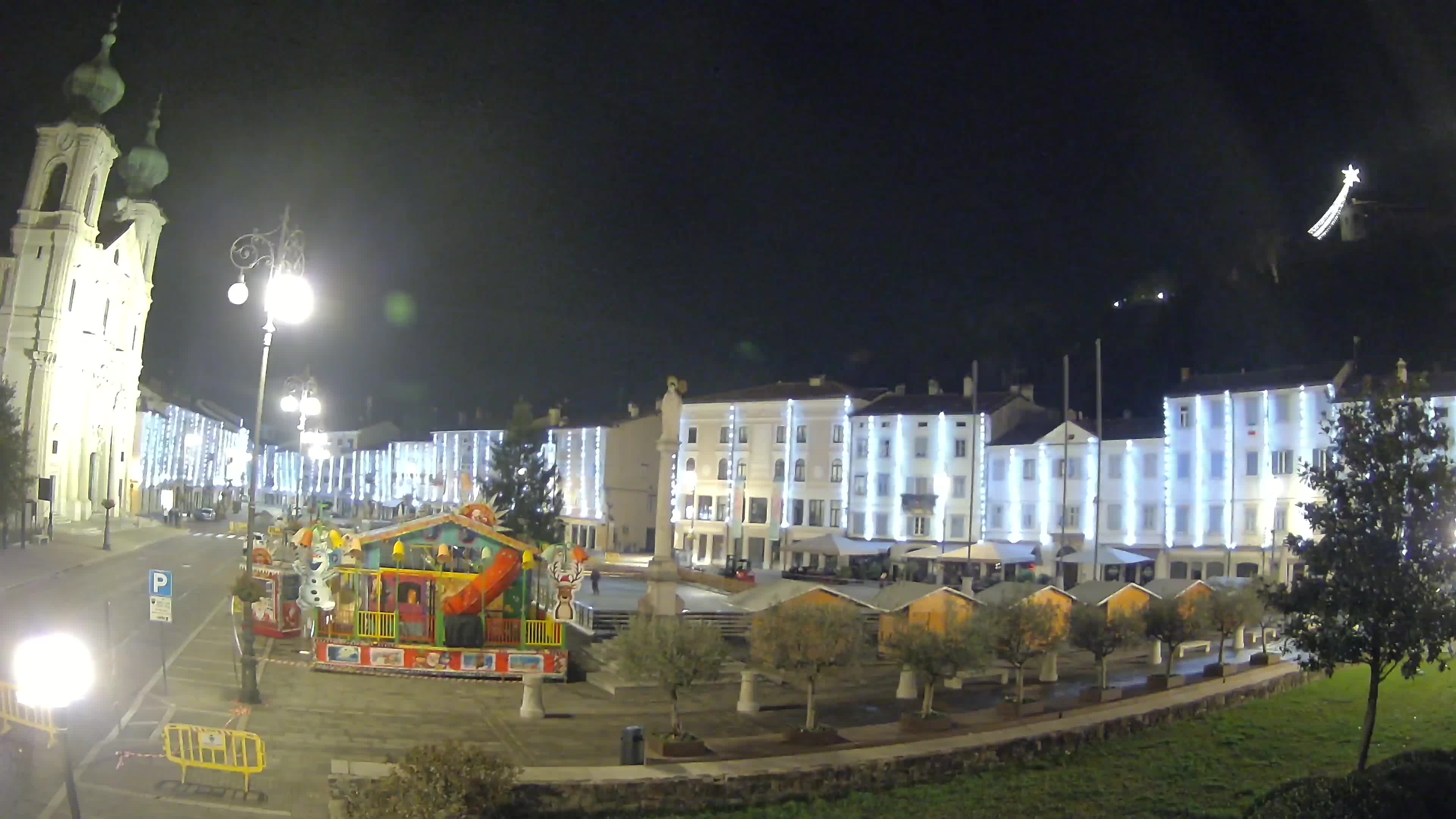 Gorizia Piazza della Vittoria e chiesa di S. Ignazio
