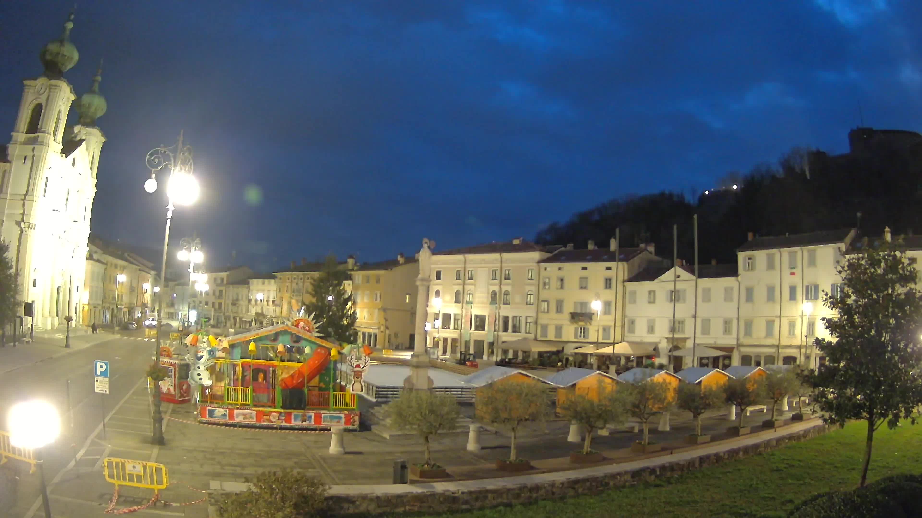 Gorizia Piazza della Vittoria e chiesa di S. Ignazio