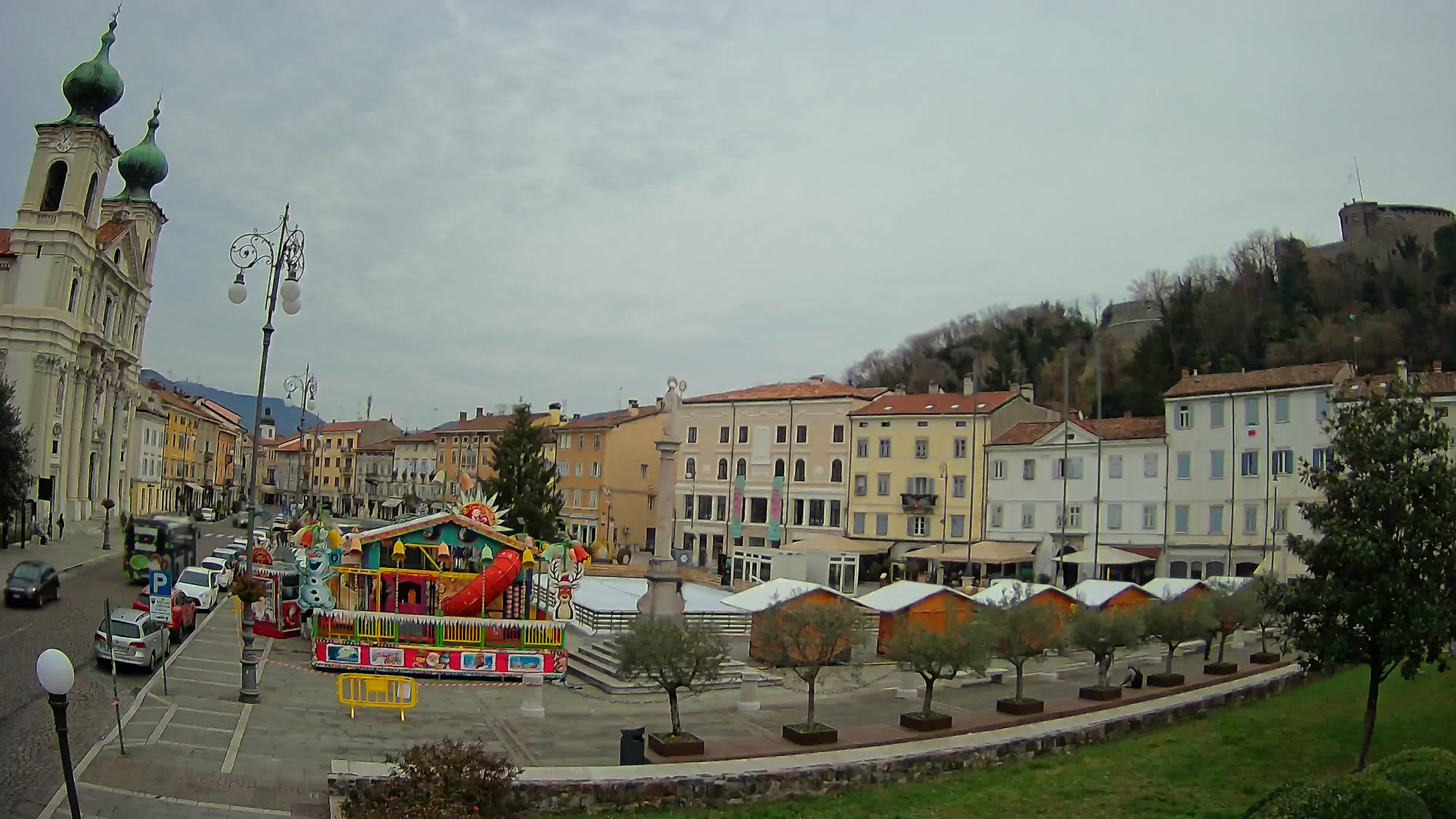 Gorizia Piazza della Vittoria e chiesa di S. Ignazio